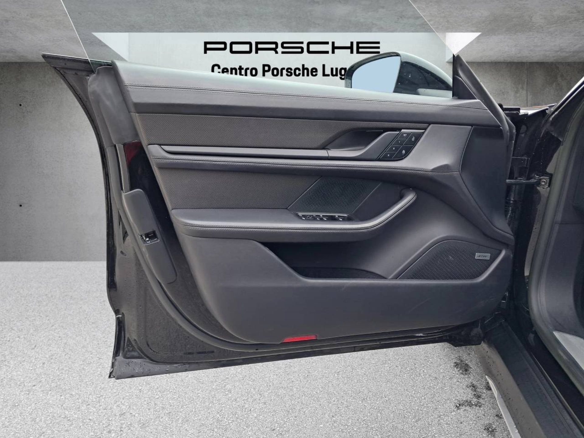 PORSCHE Taycan 4S Cross Turismo (MY22)-image-20