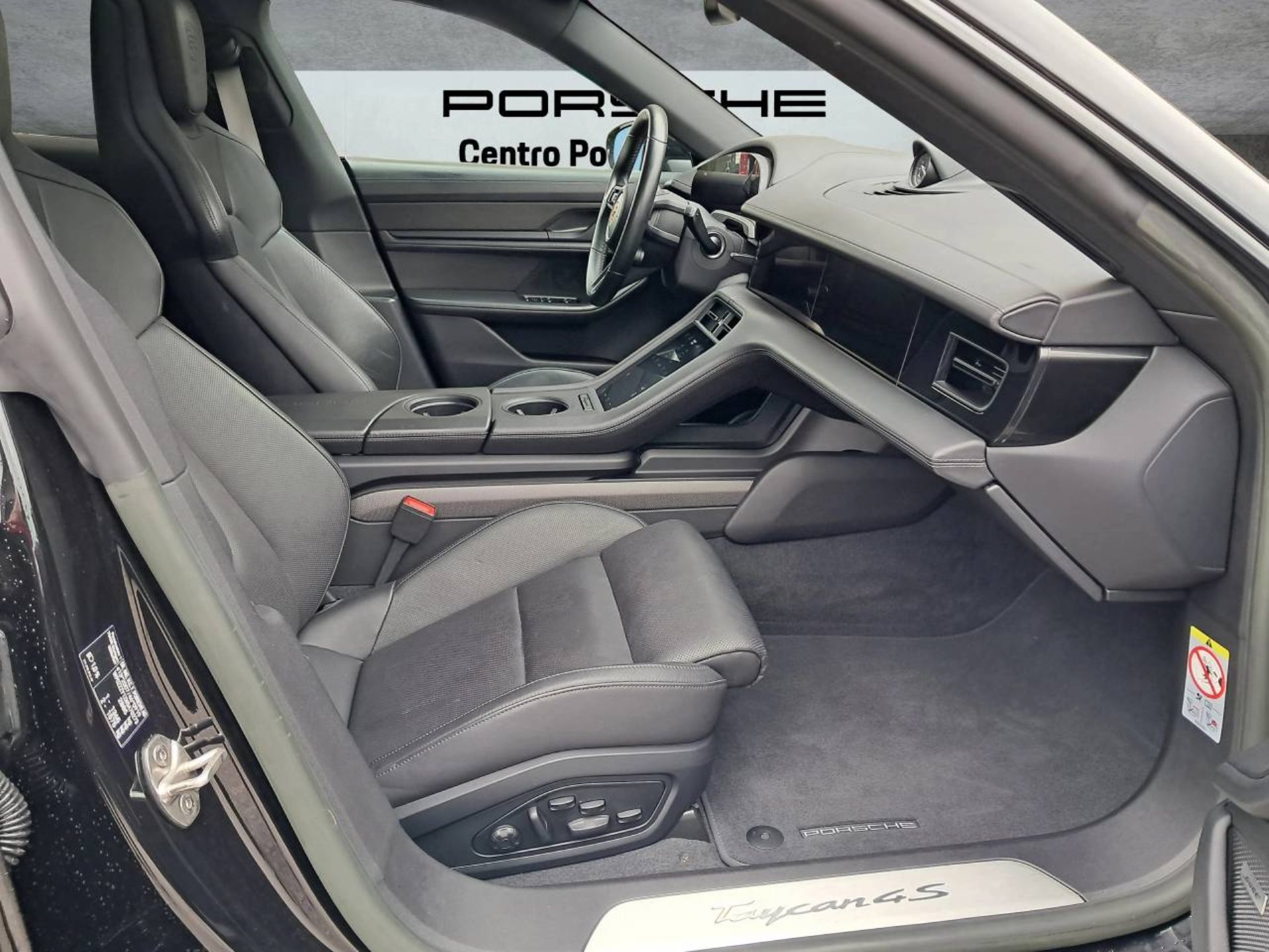 PORSCHE Taycan 4S Cross Turismo (MY22)-image-13