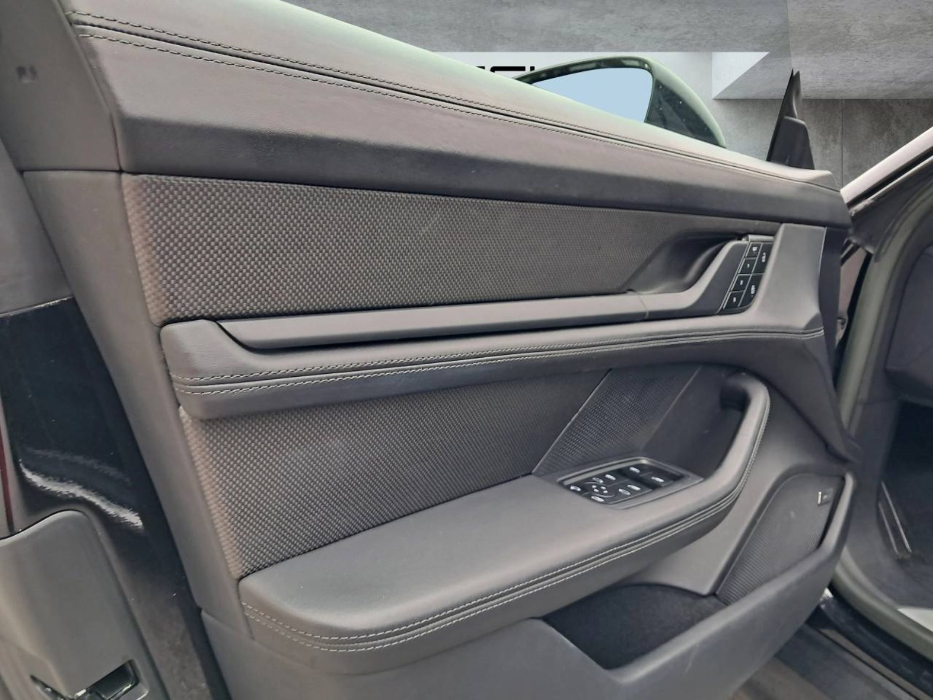 PORSCHE Taycan 4S Cross Turismo (MY22)-image-28