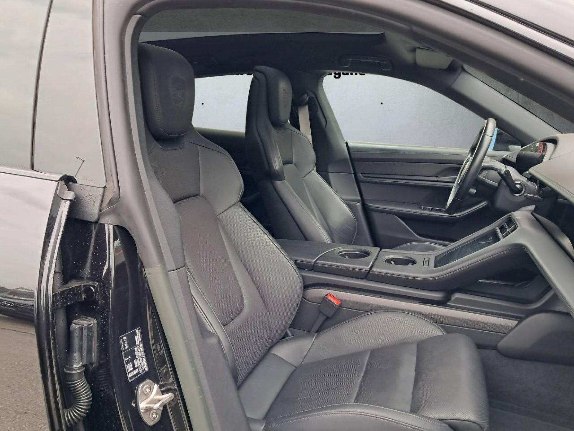 PORSCHE Taycan 4S Cross Turismo (MY22)-image-14