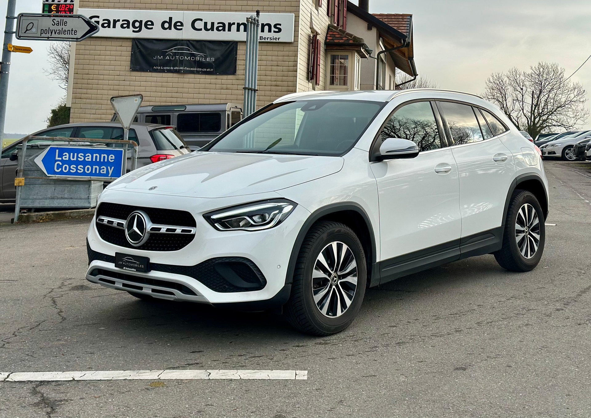MERCEDES-BENZ GLA 200 Style 7G-DCT