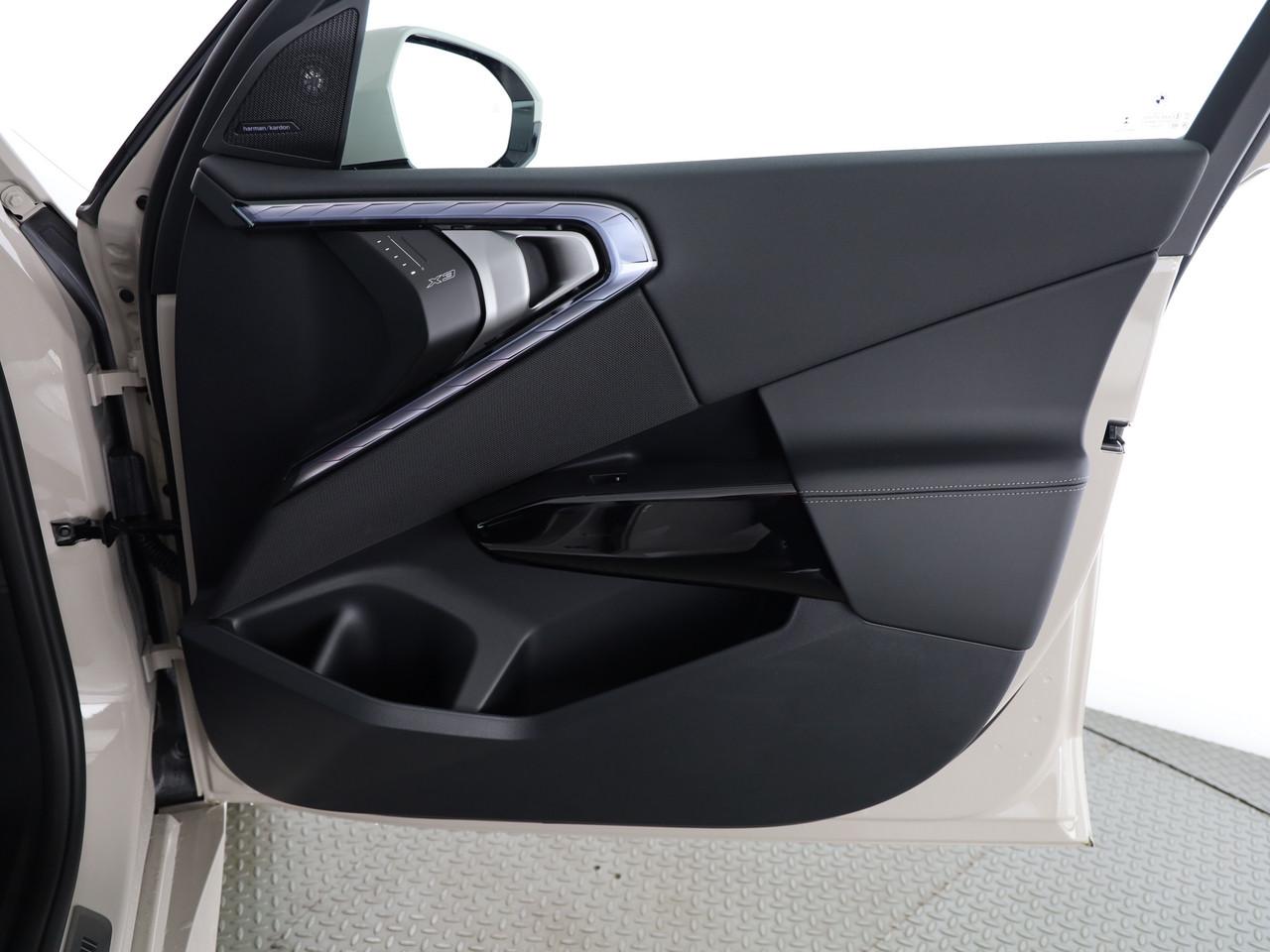 BMW X3 40d xDrive-image-11