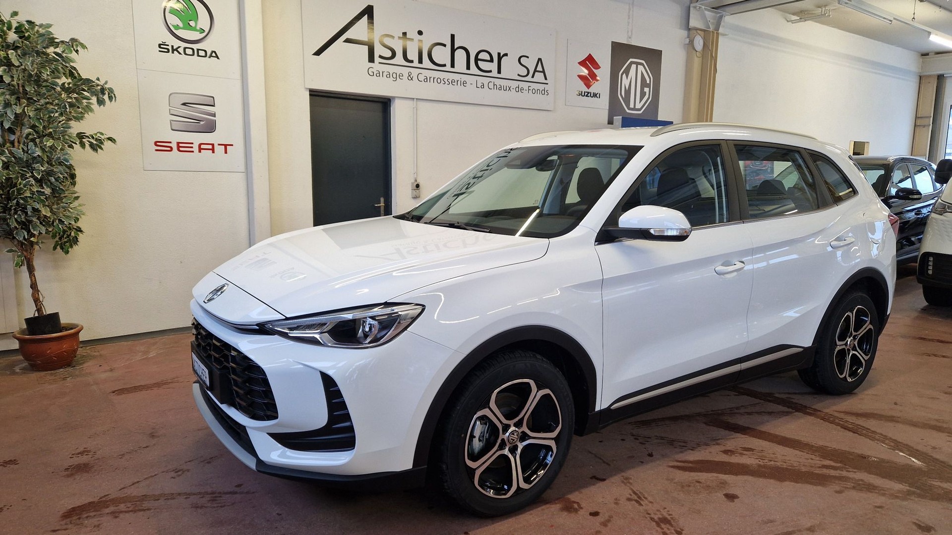 MG ZS 1.5 HEV Comfort-image-0