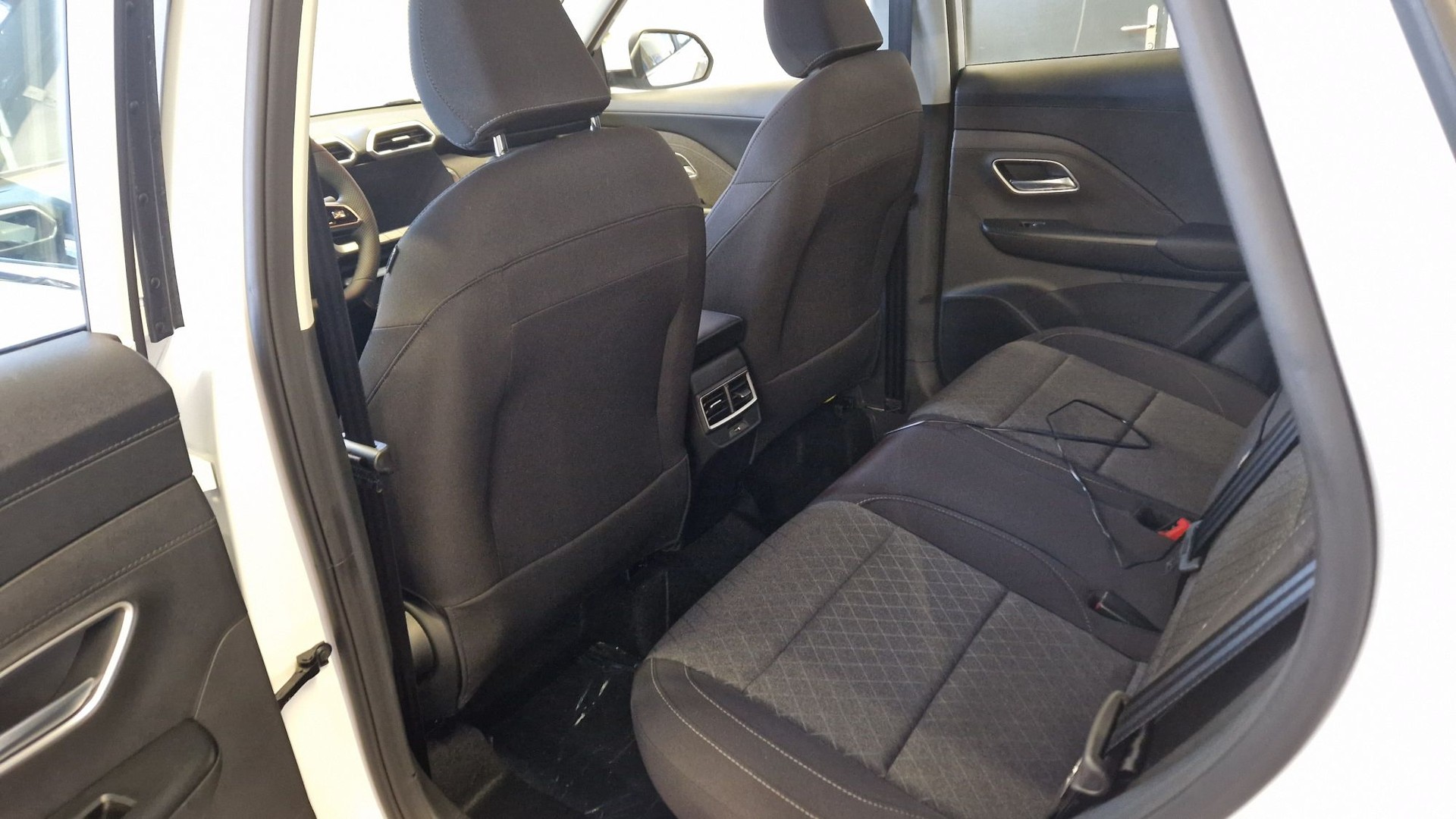 MG ZS 1.5 HEV Comfort-image-9