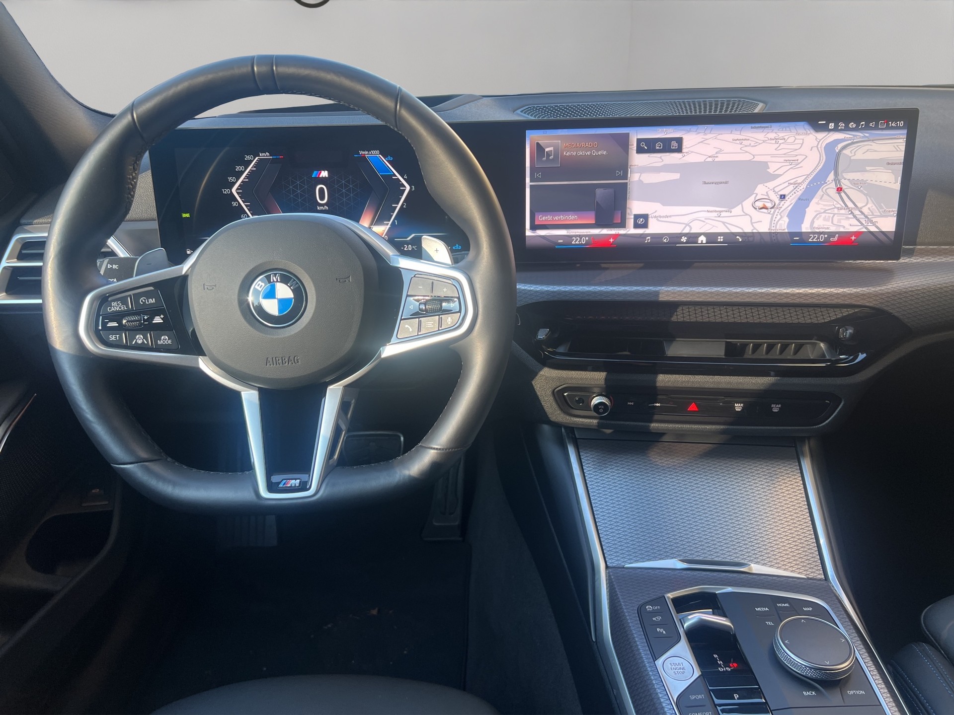 BMW 320d xDrive 48V Touring Steptronic M Sport-image-15