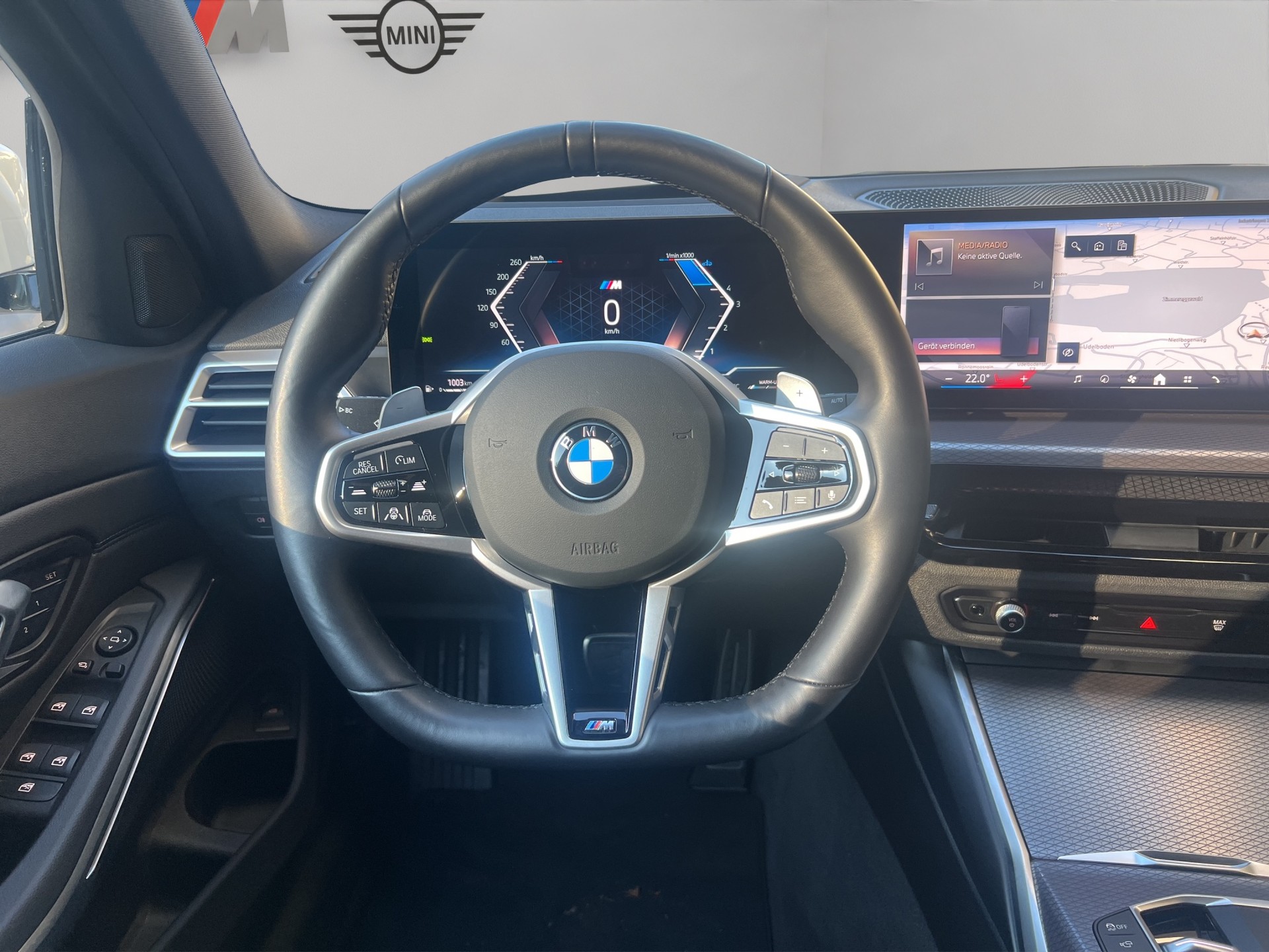 BMW 320d xDrive 48V Touring Steptronic M Sport-image-13