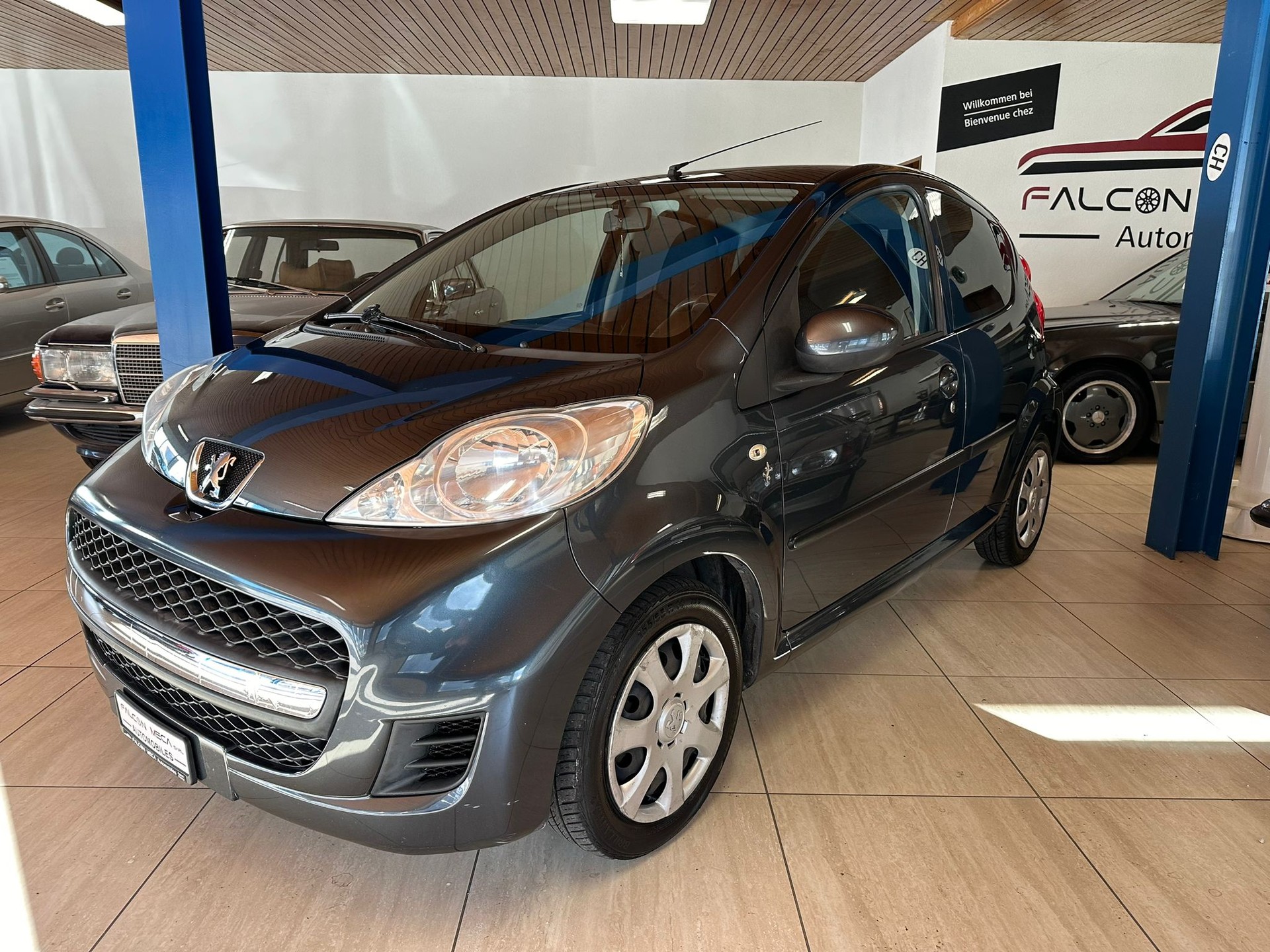 PEUGEOT 107 1.0 Urban-image-1
