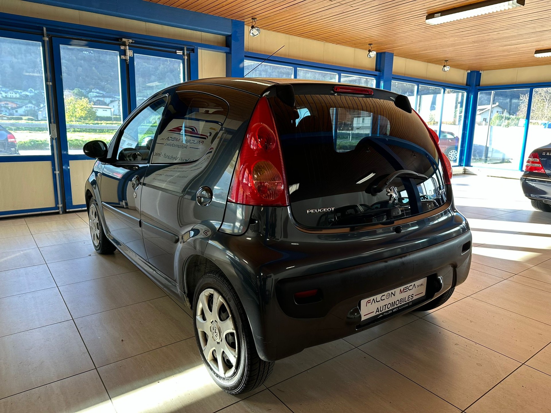 PEUGEOT 107 1.0 Urban-image-2
