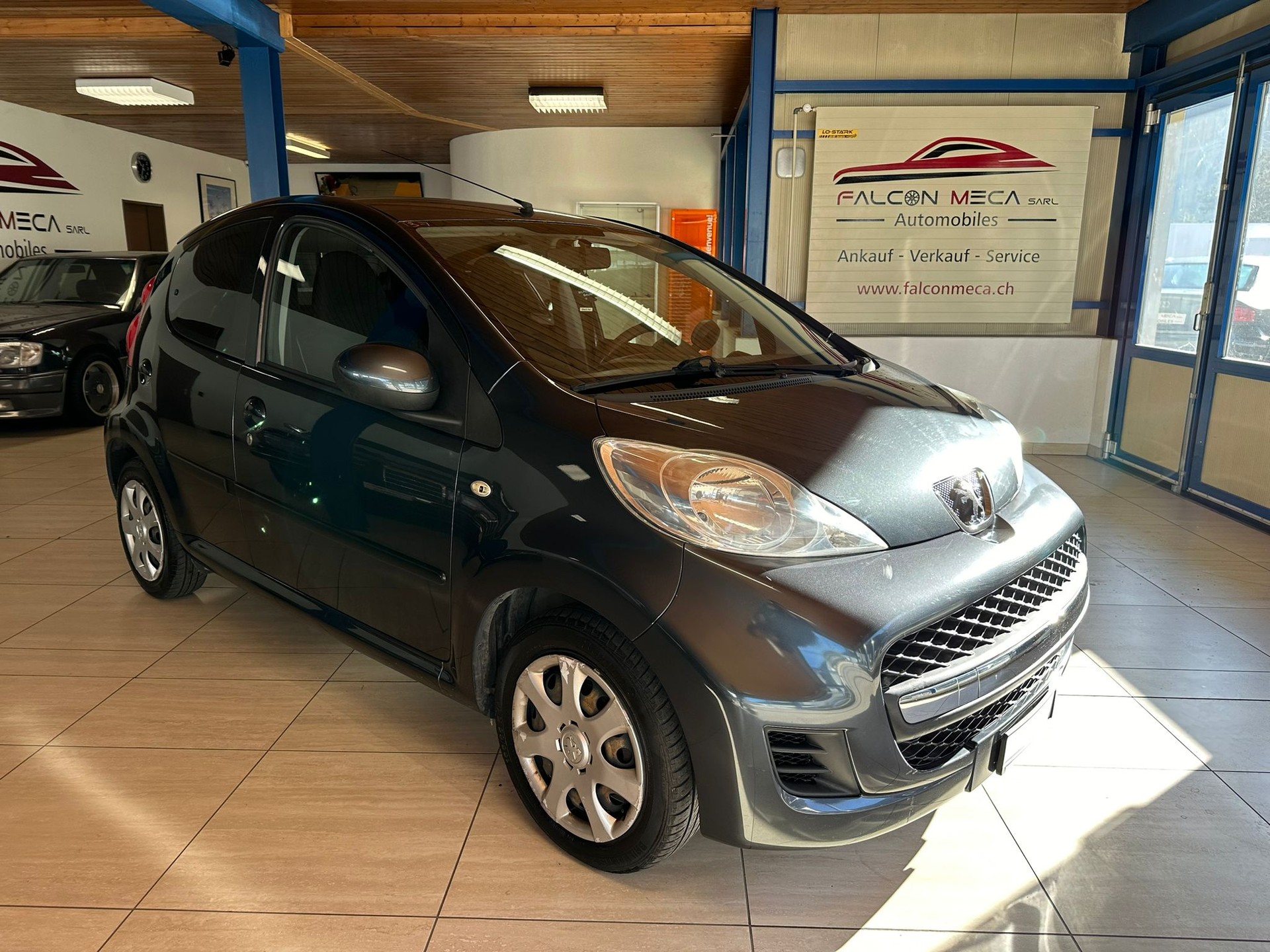 PEUGEOT 107 1.0 Urban-image-0
