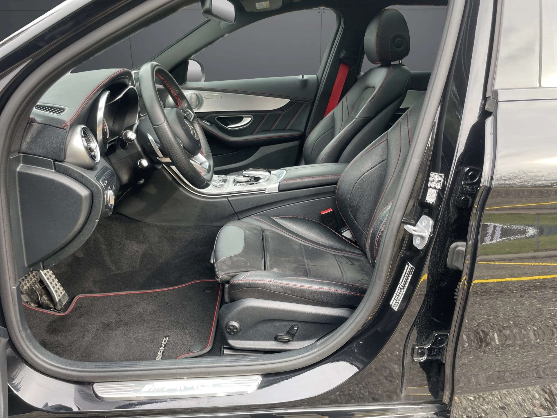 MERCEDES-BENZ C 43 AMG 4Matic 9G-Tronic-image-5