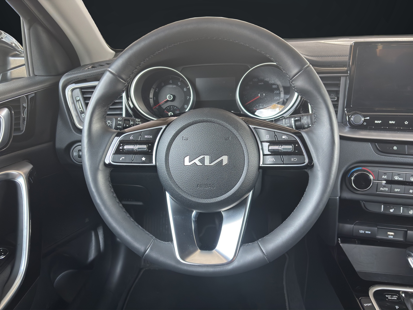 KIA Ceed SW 1.5 T-GDi Power-image-9