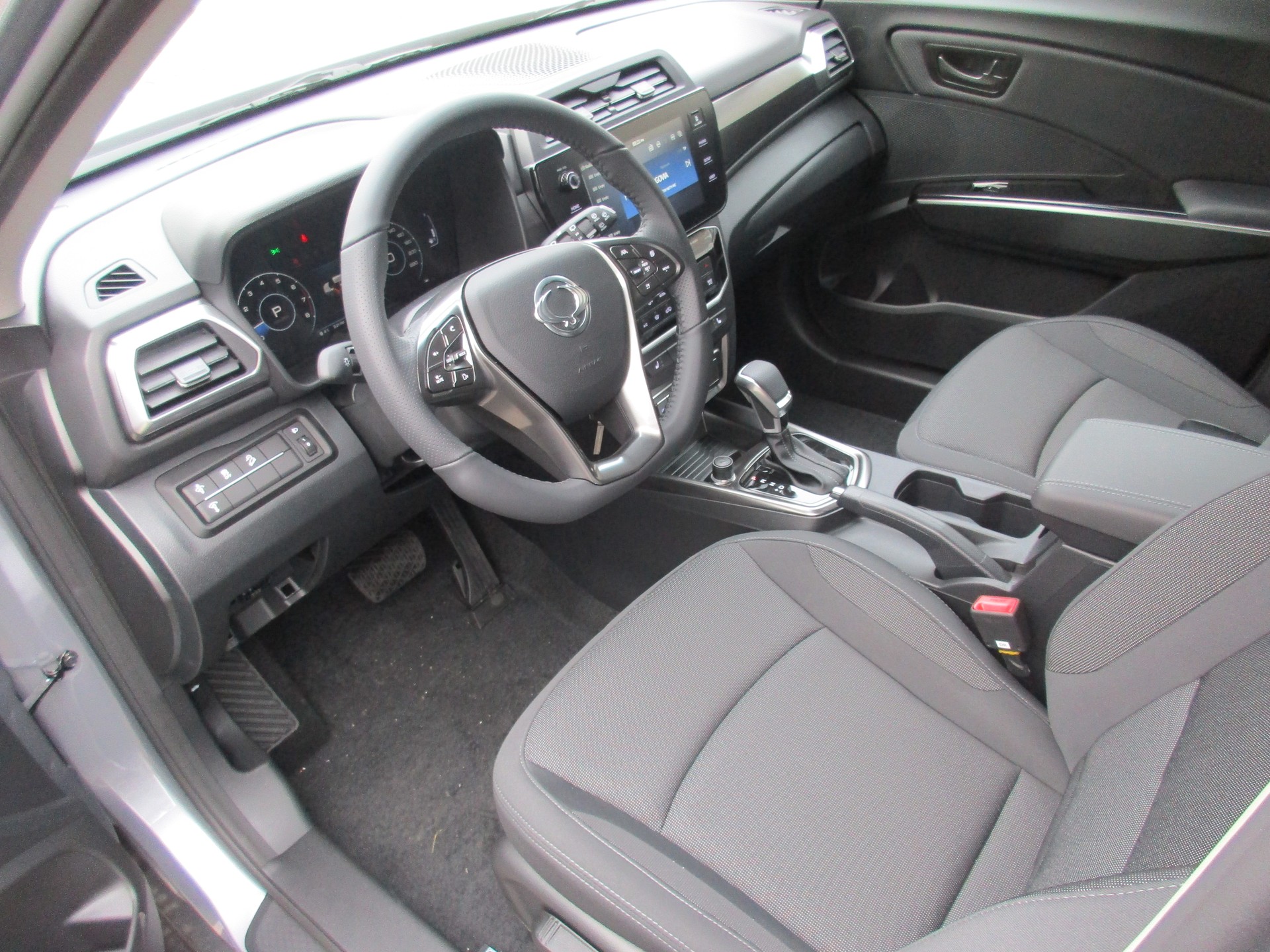 KGM-SsangYong Tivoli 1.5 T GDI Bronze 4WD Automat-image-6