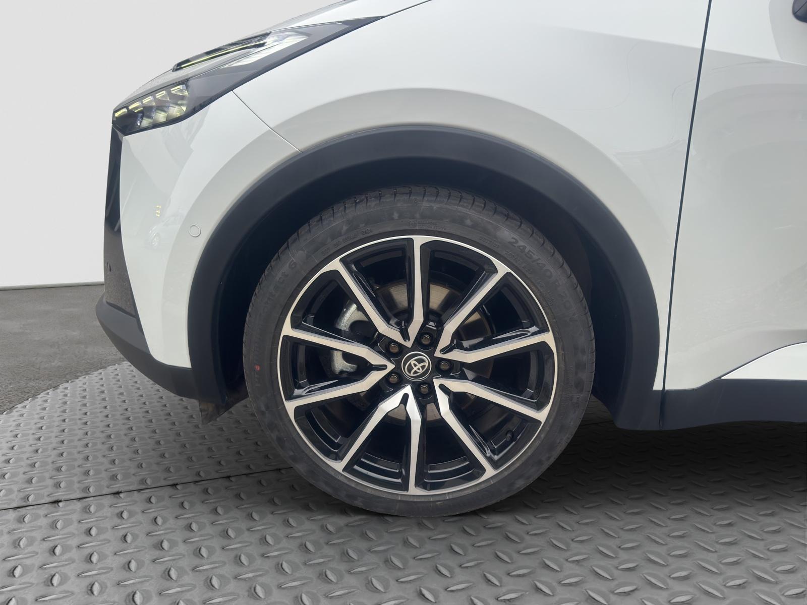 TOYOTA C-HR 2.0 PHEV GR Sport Premiere-image-15
