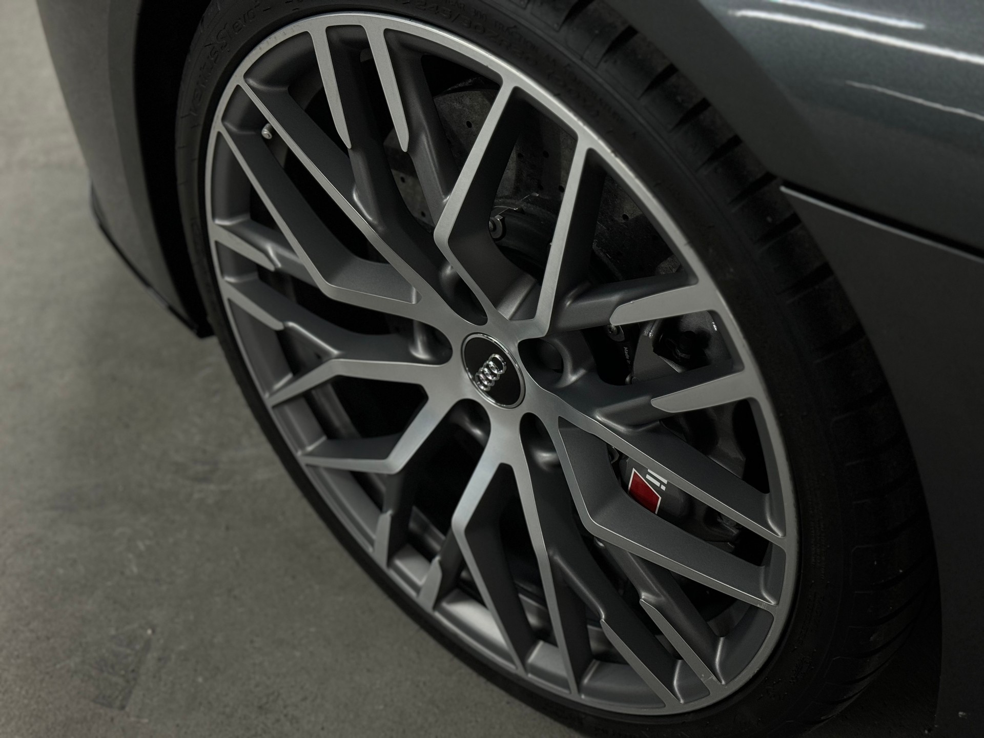 AUDI R8 Coupé performance S-Tronic-image-3