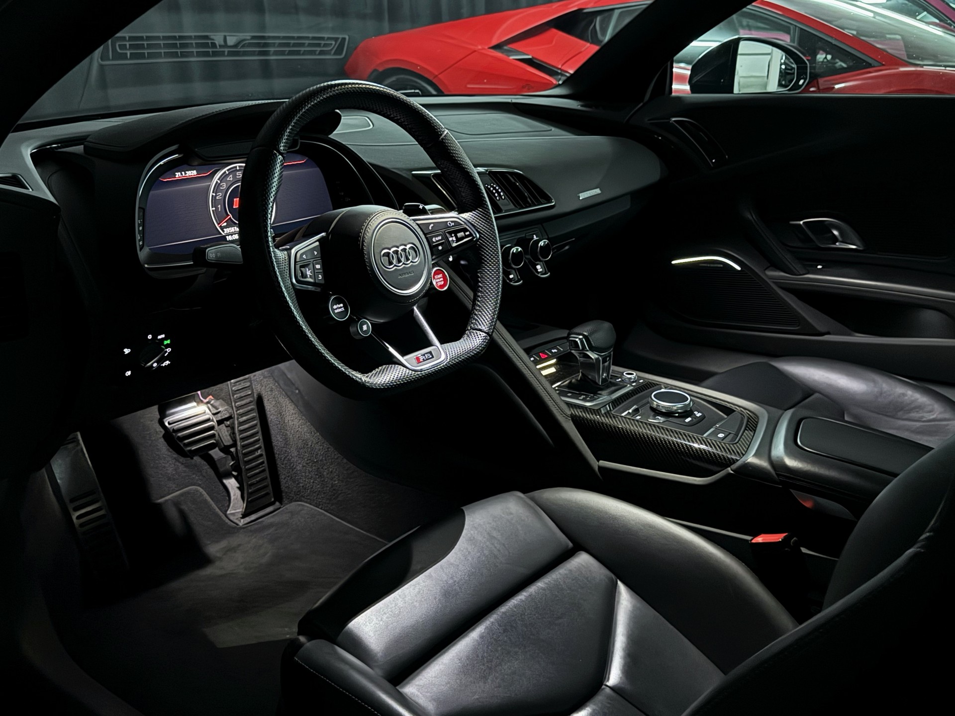 AUDI R8 Coupé performance S-Tronic-image-11