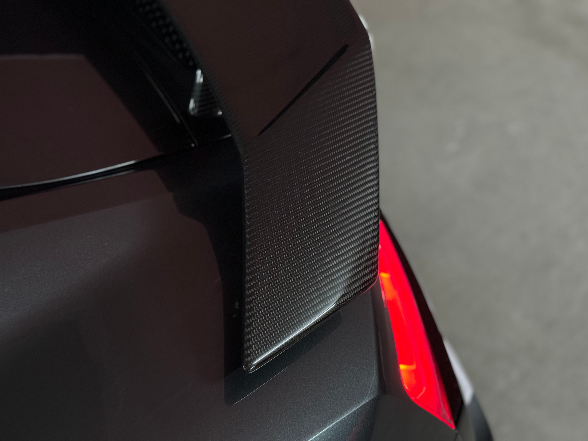 AUDI R8 Coupé performance S-Tronic-image-9