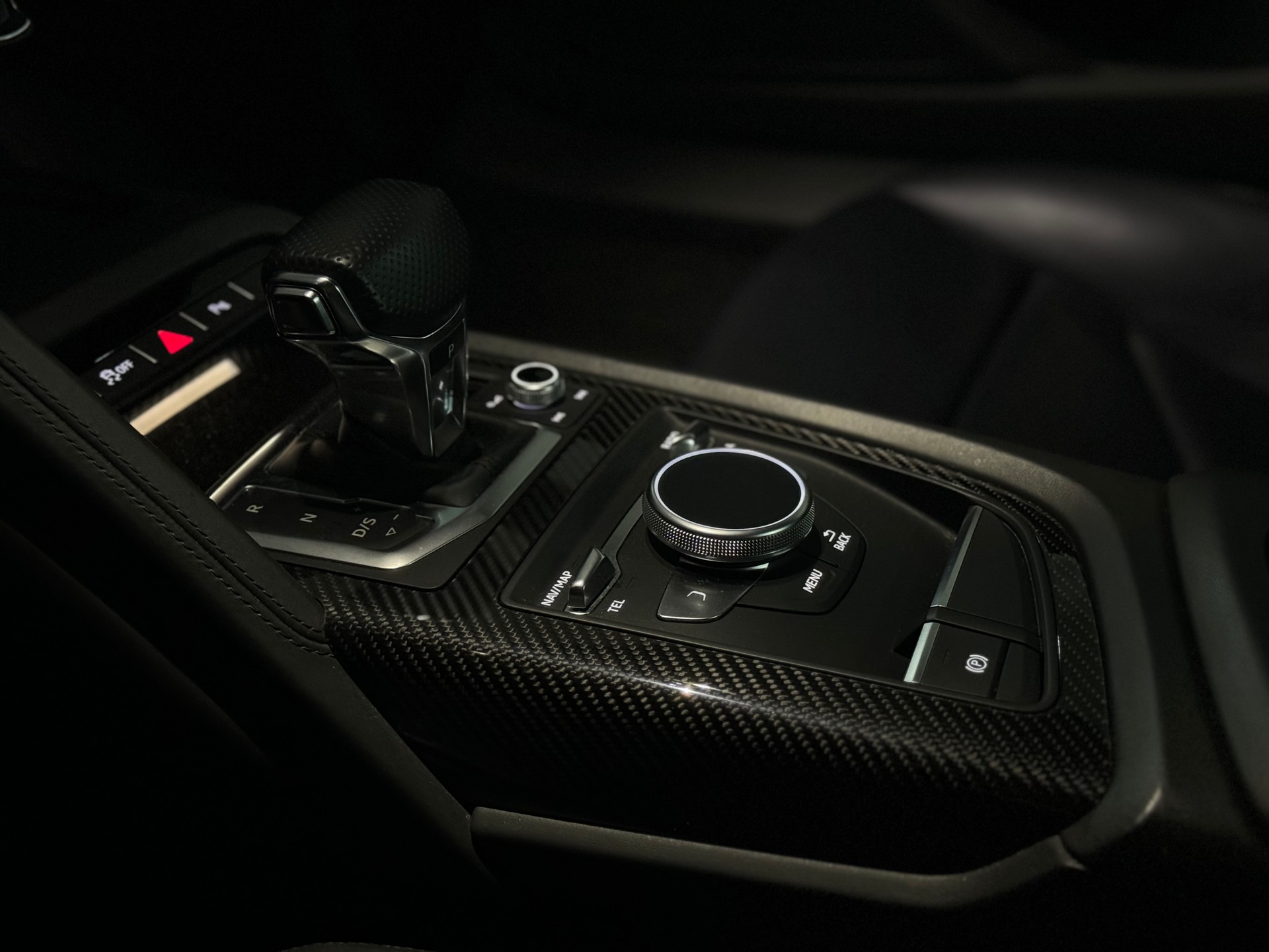 AUDI R8 Coupé performance S-Tronic-image-14