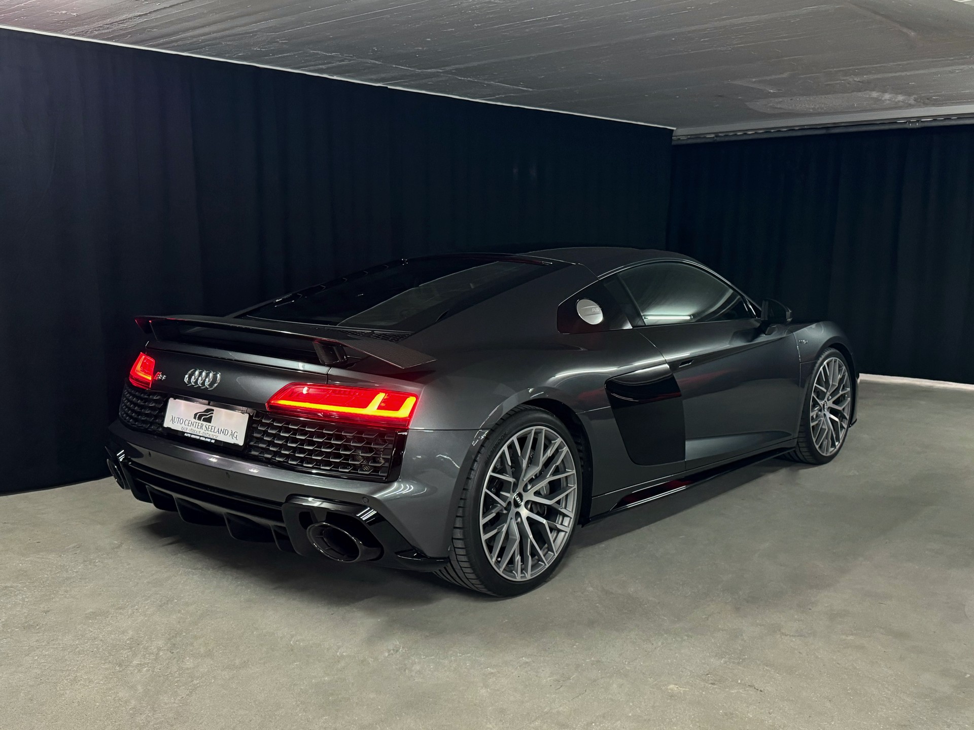 AUDI R8 Coupé performance S-Tronic-image-6