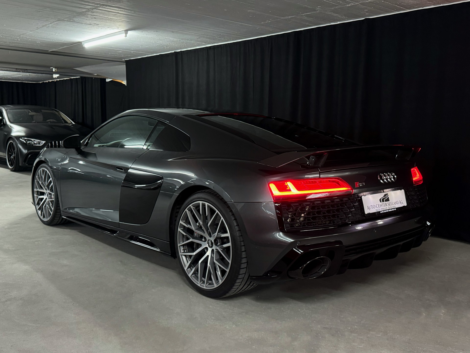 AUDI R8 Coupé performance S-Tronic-image-4