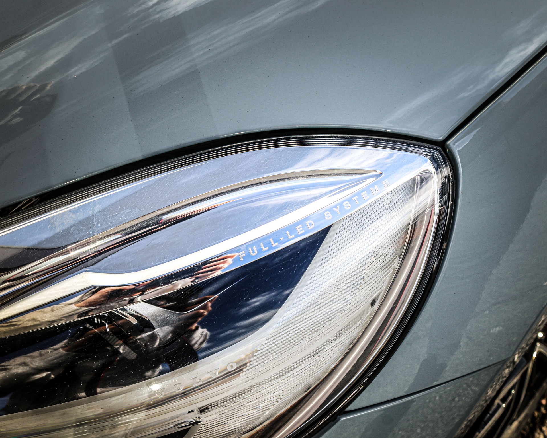 VOLVO V40 D4 Momentum Geartronic-image-7