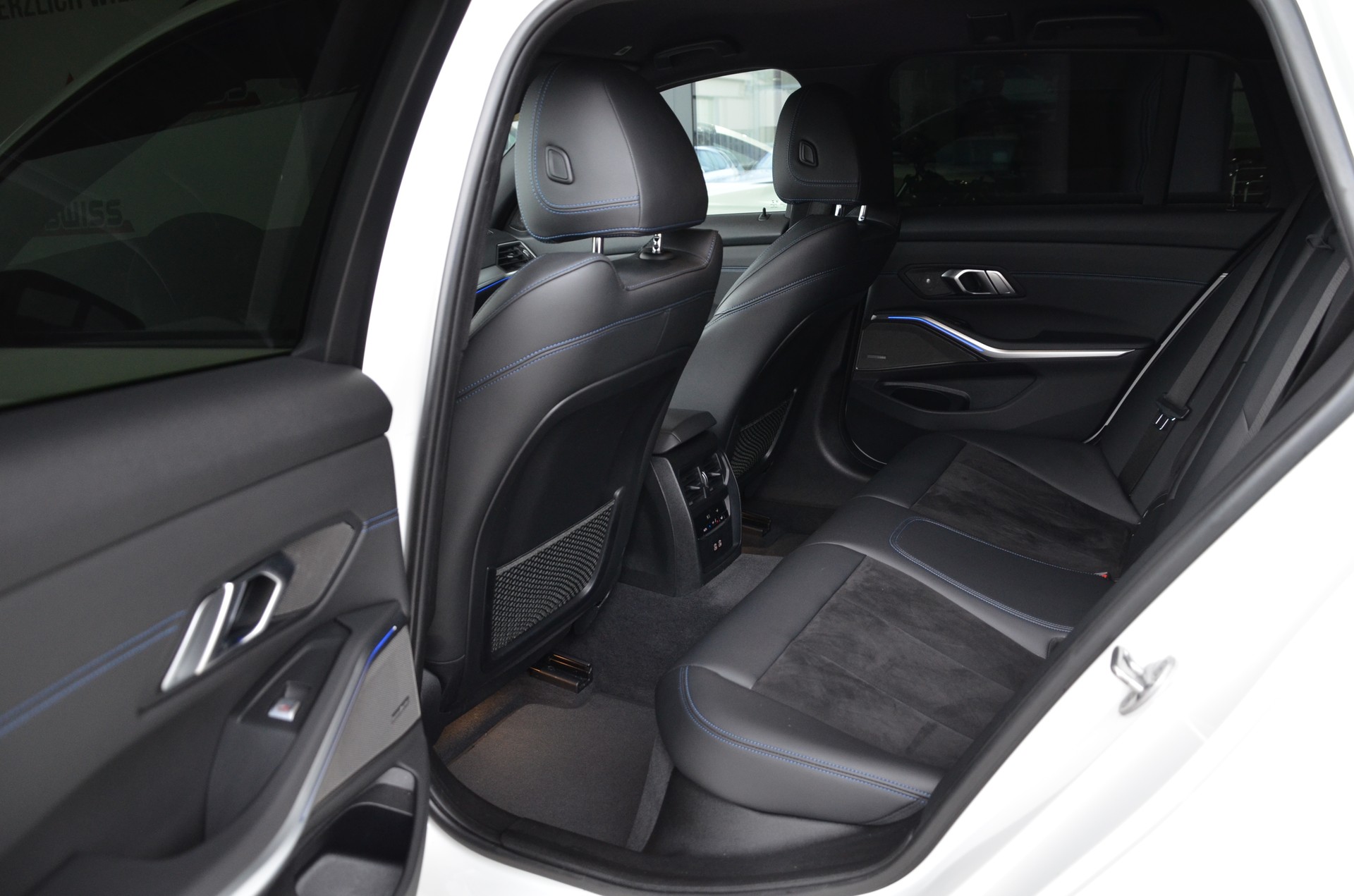 BMW 318d 48V Touring Pure M Sport Steptronic*Frisch ab MFK,1 Jahr oder 20'000km Garantie inkl.*-image-13