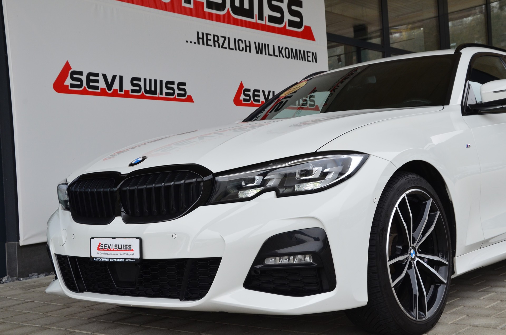 BMW 318d 48V Touring Pure M Sport Steptronic*Frisch ab MFK,1 Jahr oder 20'000km Garantie inkl.*-image-9