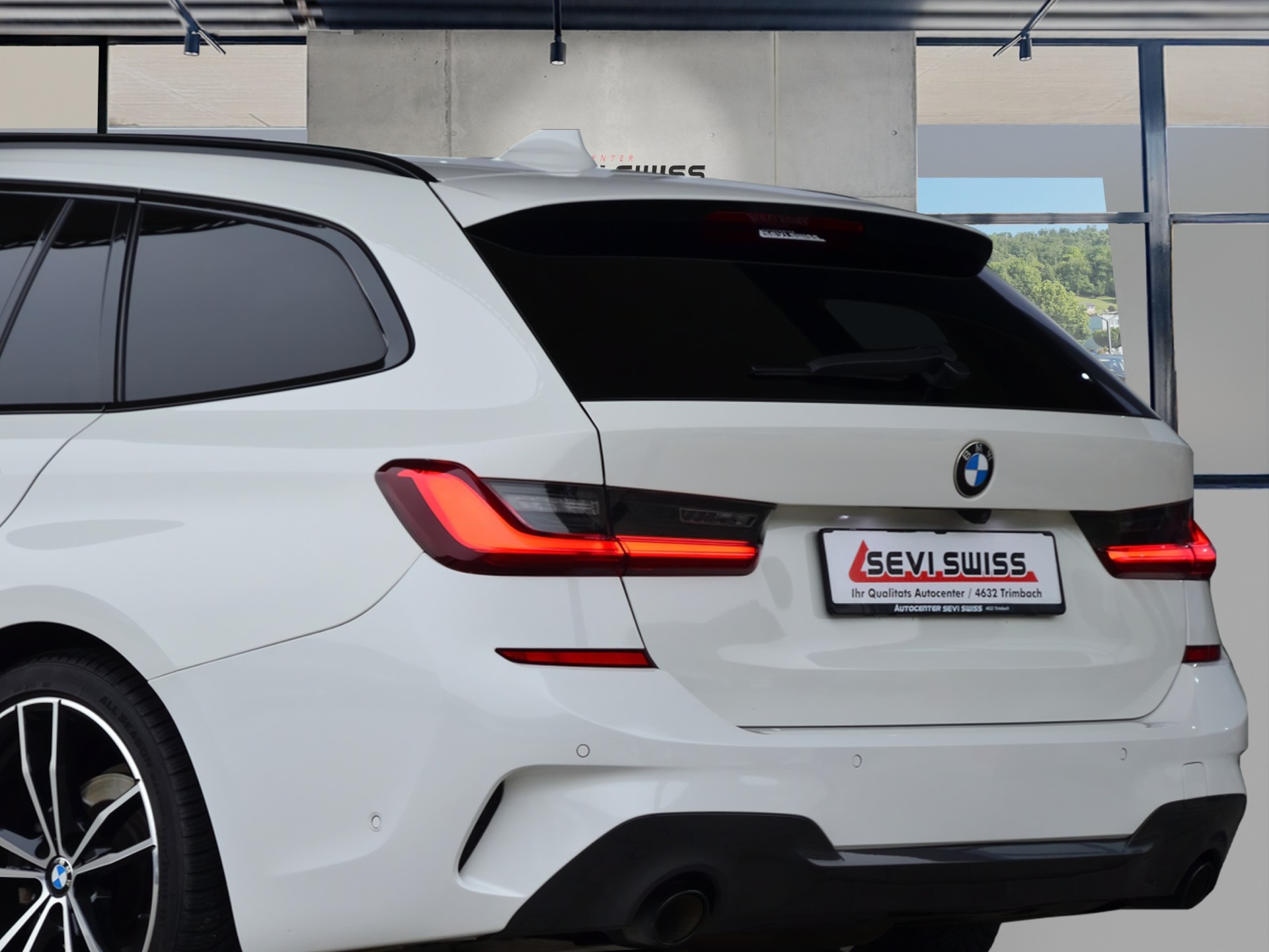 BMW 318d 48V Touring Pure M Sport Steptronic*Frisch ab MFK,1 Jahr oder 20'000km Garantie inkl.*-image-5