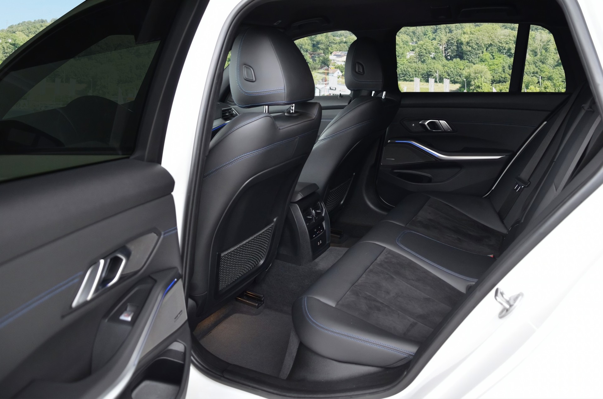 BMW 318d 48V Touring Pure M Sport Steptronic*Frisch ab MFK,1 Jahr oder 20'000km Garantie inkl.*-image-23