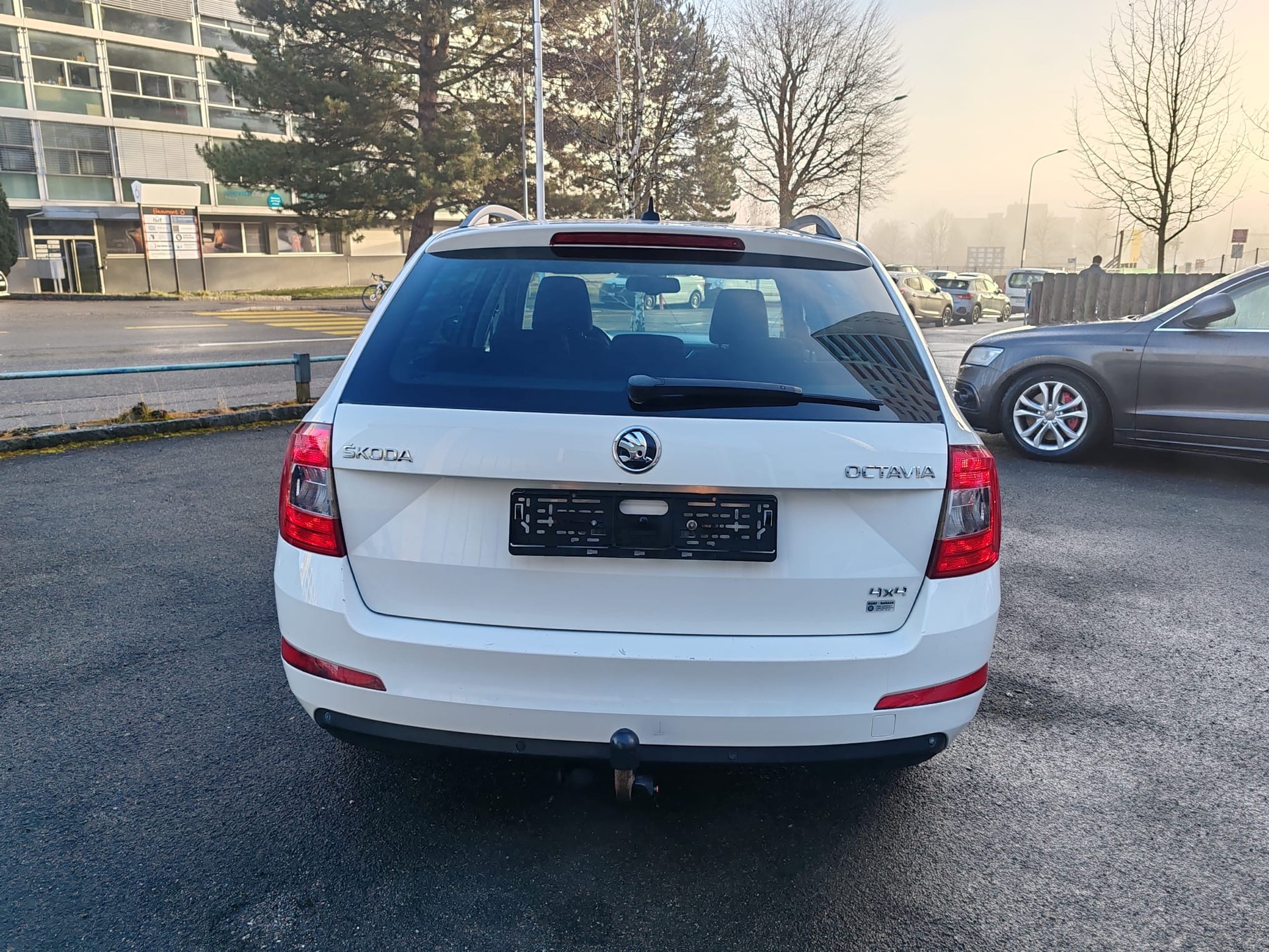 SKODA Octavia Combi 2.0 TDI Style 4x4 DSG-image-4