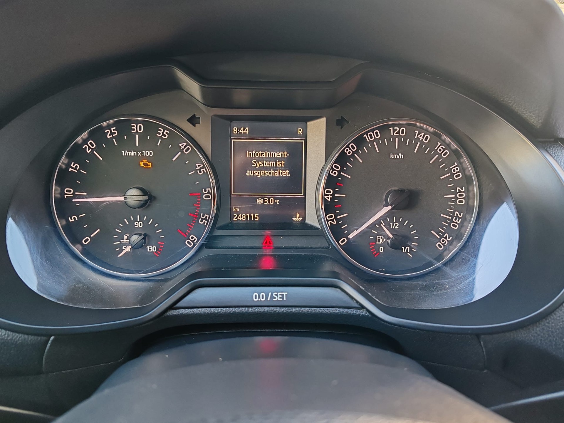 SKODA Octavia Combi 2.0 TDI Style 4x4 DSG-image-11