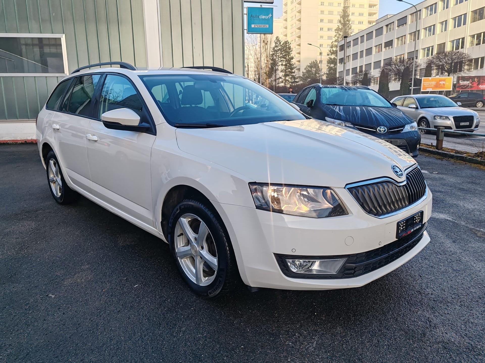 SKODA Octavia Combi 2.0 TDI Style 4x4 DSG-image-2