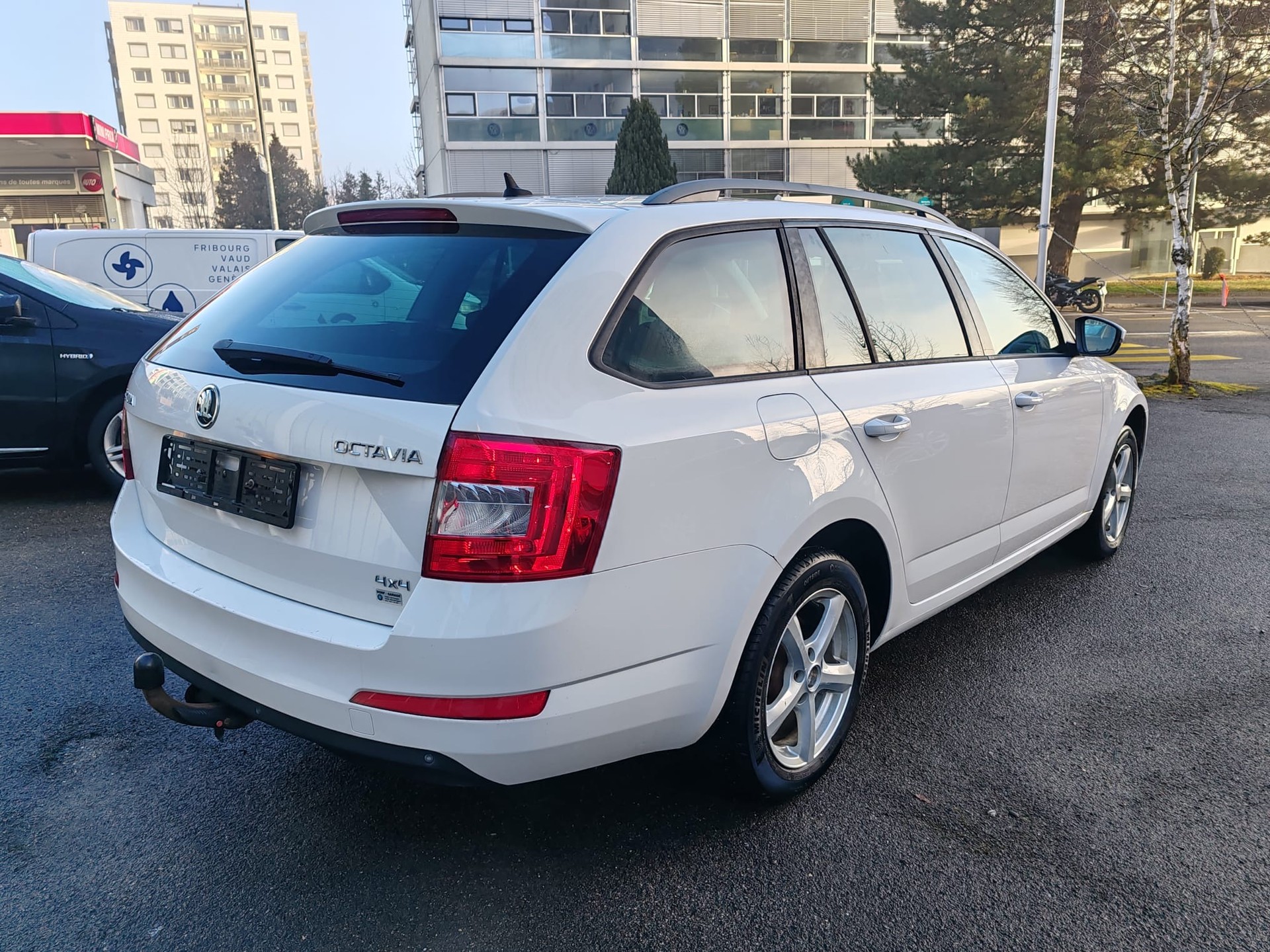 SKODA Octavia Combi 2.0 TDI Style 4x4 DSG-image-3