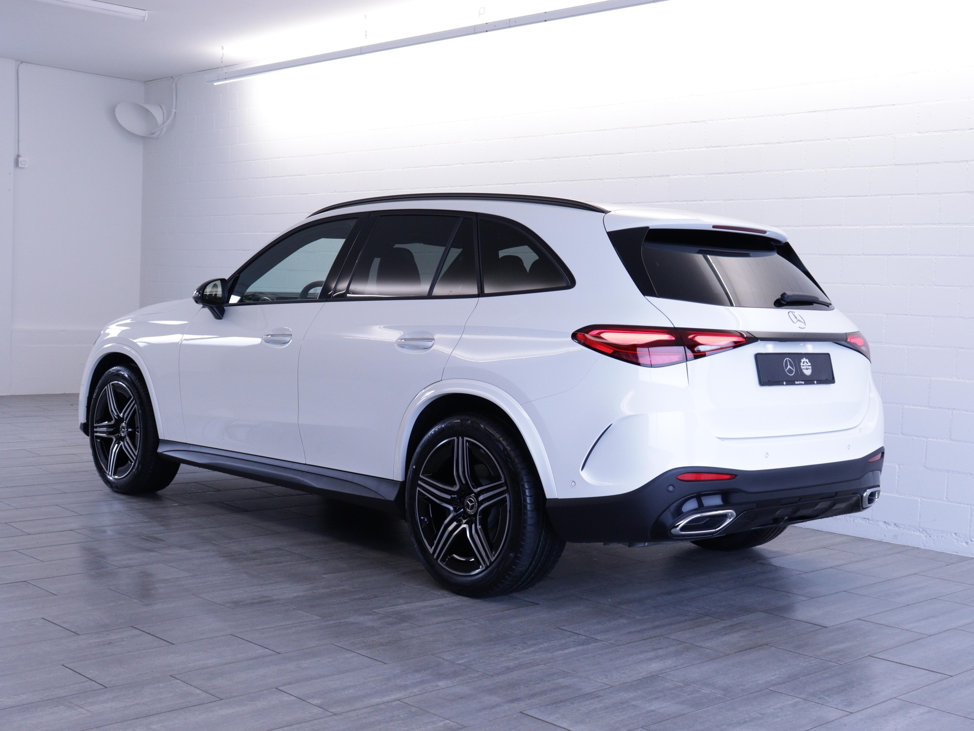 MERCEDES-BENZ GLC 220 d AMG Line 4matic-image-3