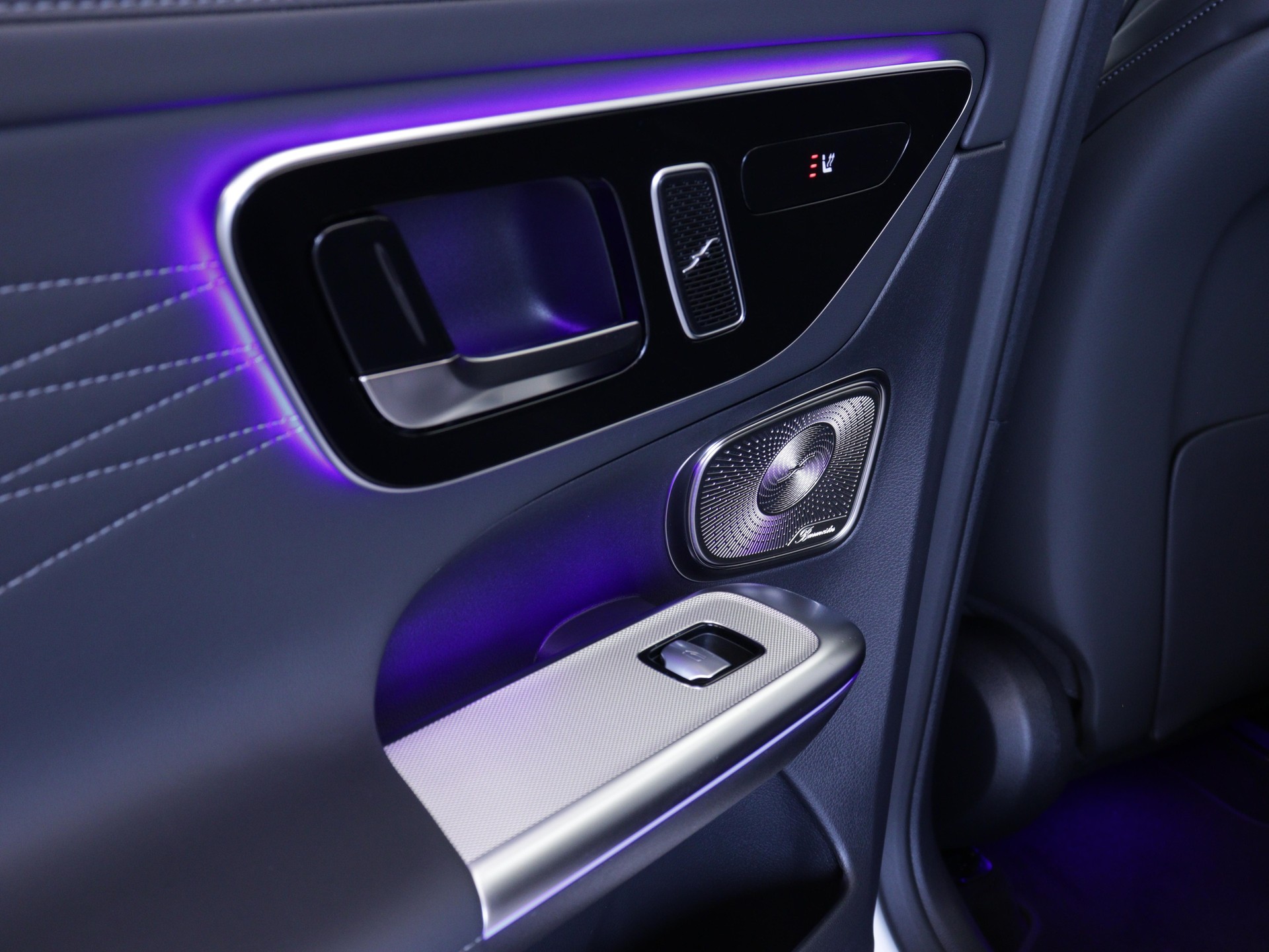 MERCEDES-BENZ GLC 220 d AMG Line 4matic-image-11