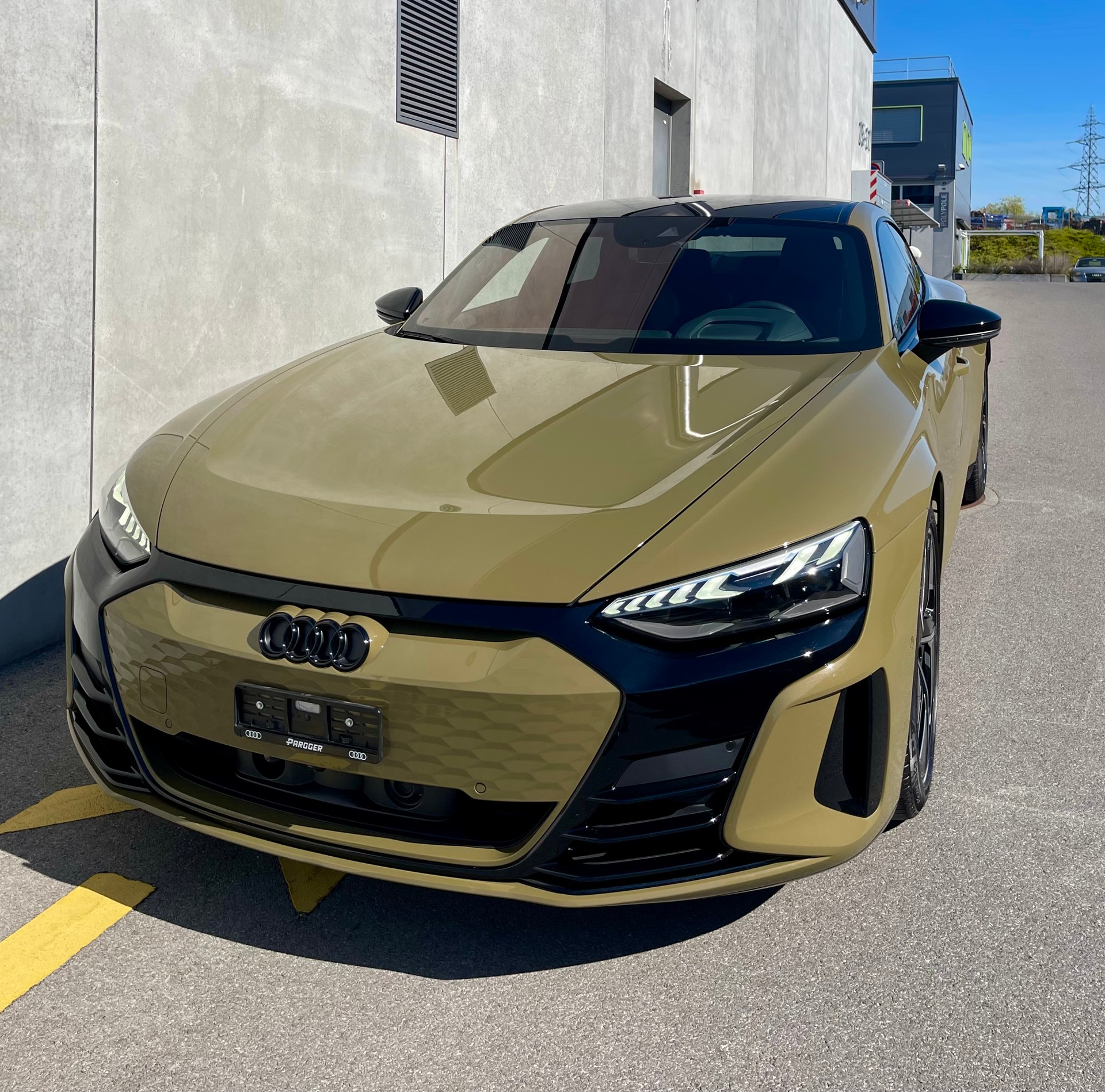 AUDI e-tron GT quattro "RS-Look"-image-11