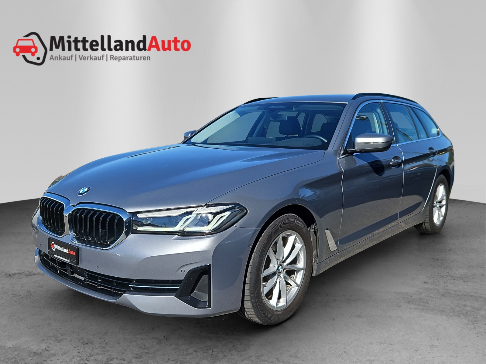 BMW 520d xDrive 48V Touring Steptronic-image-0