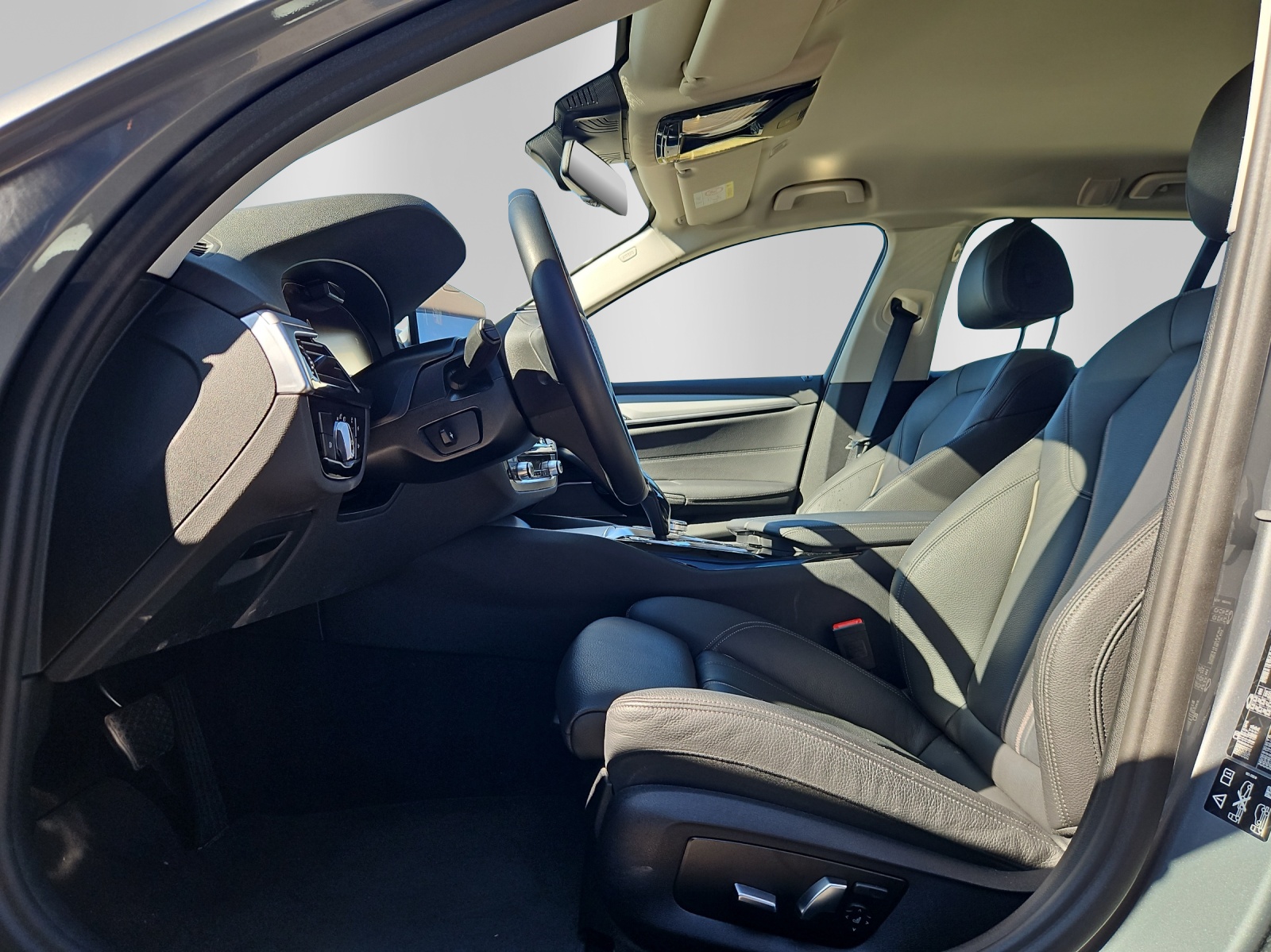 BMW 520d xDrive 48V Touring Steptronic-image-6