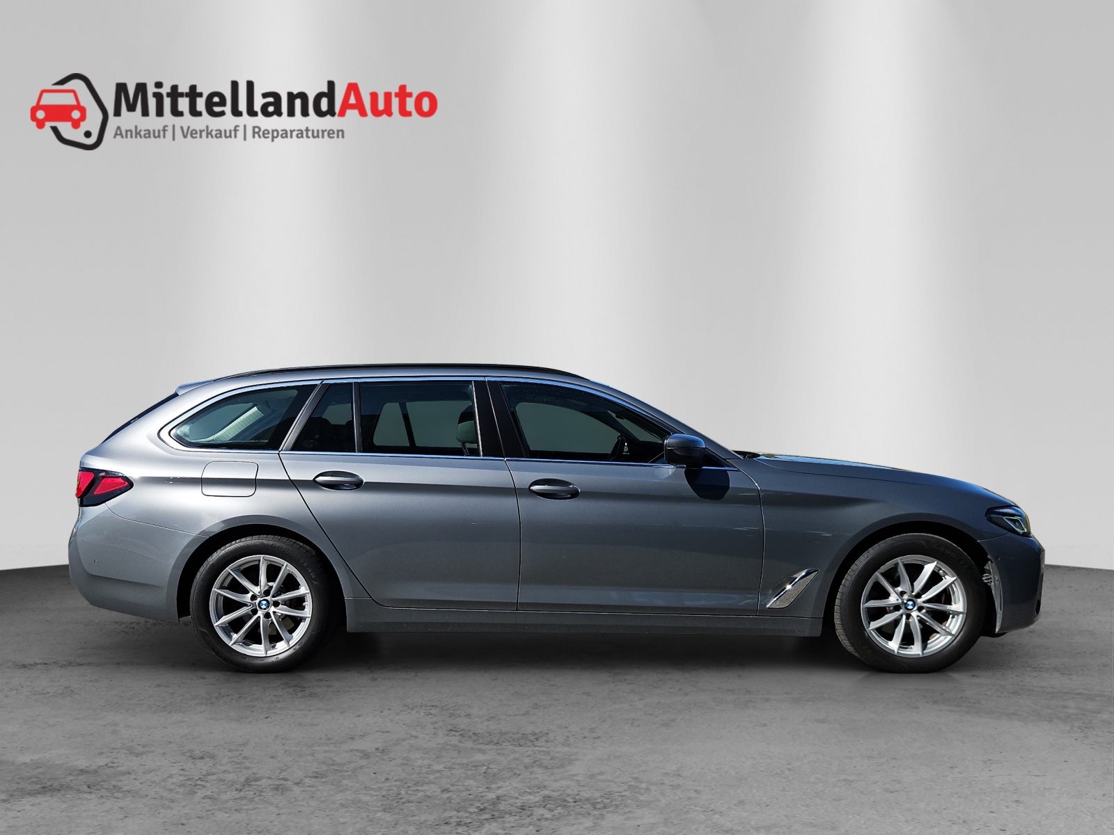 BMW 520d xDrive 48V Touring Steptronic-image-3
