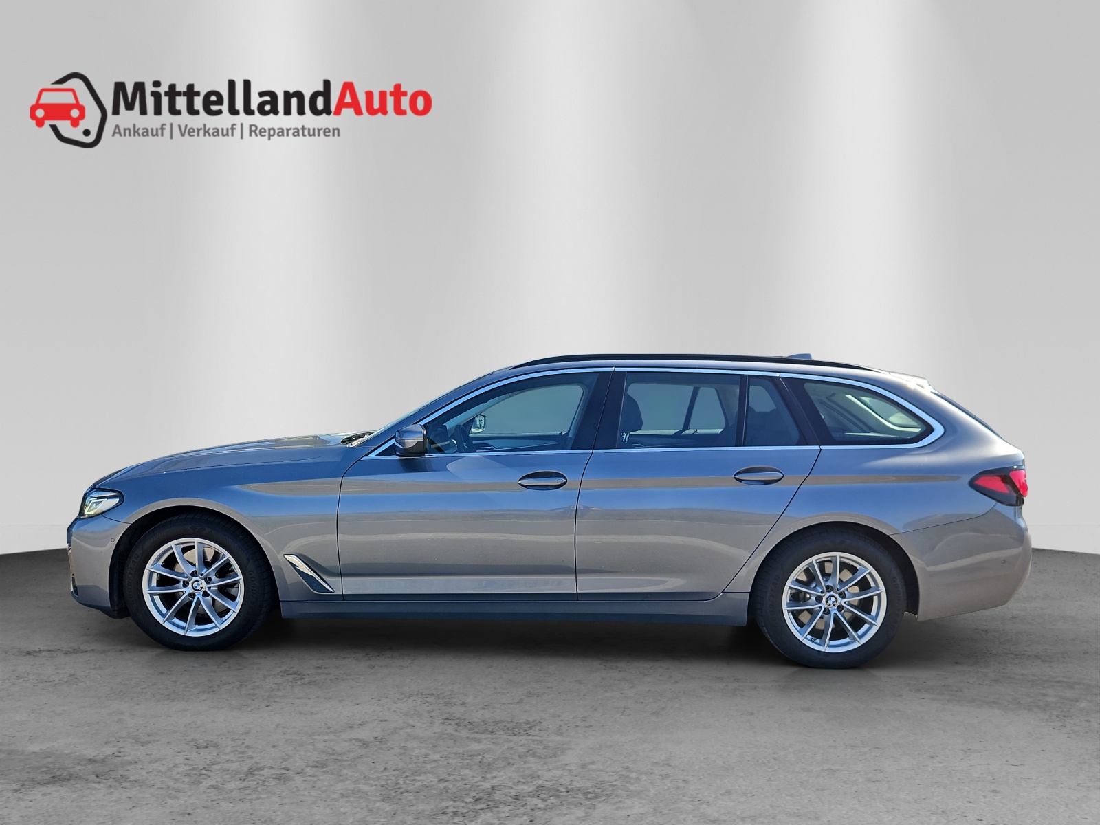 BMW 520d xDrive 48V Touring Steptronic-image-4