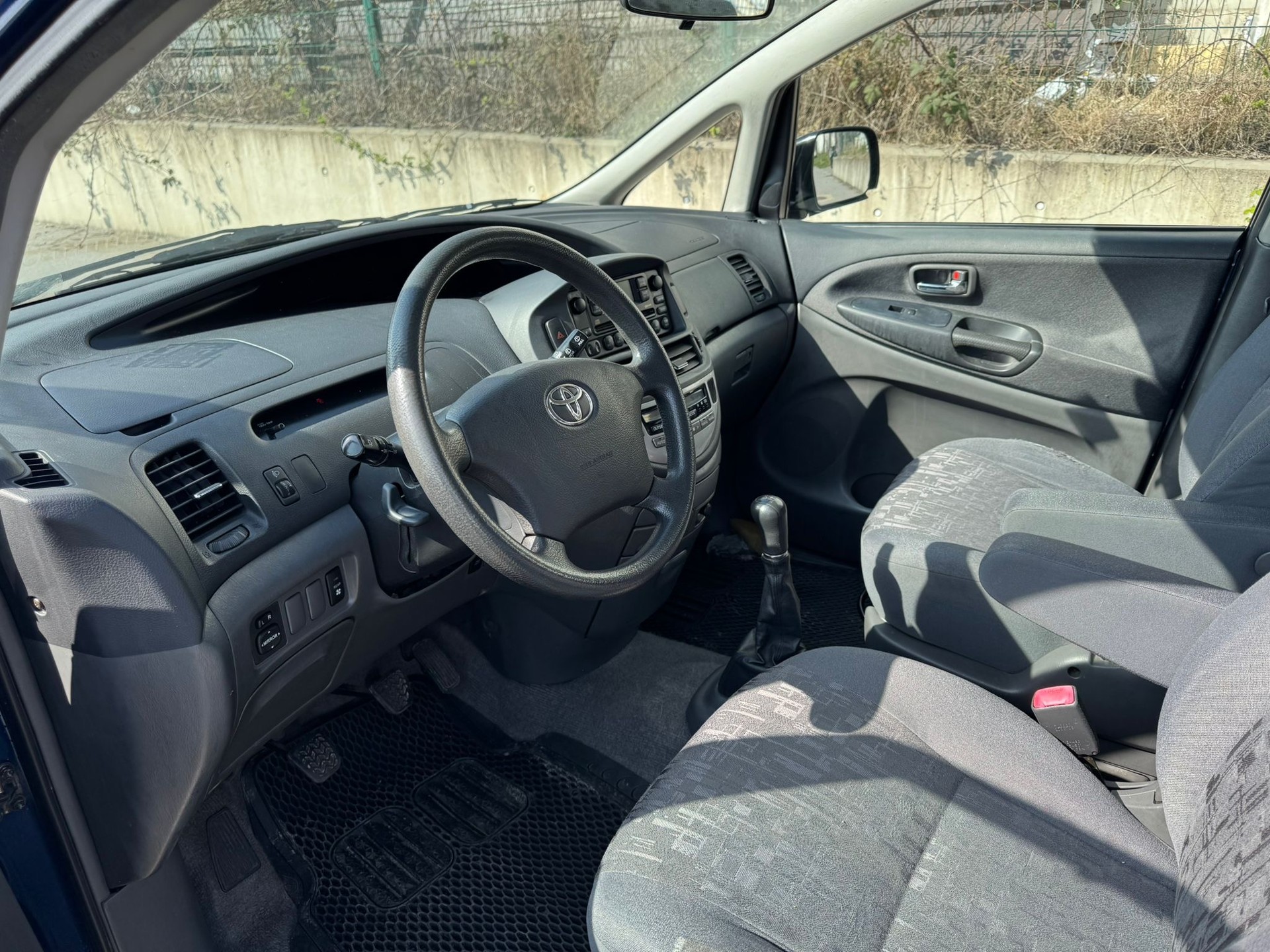 TOYOTA Previa 2.0 D4D Linea Terra-image-2