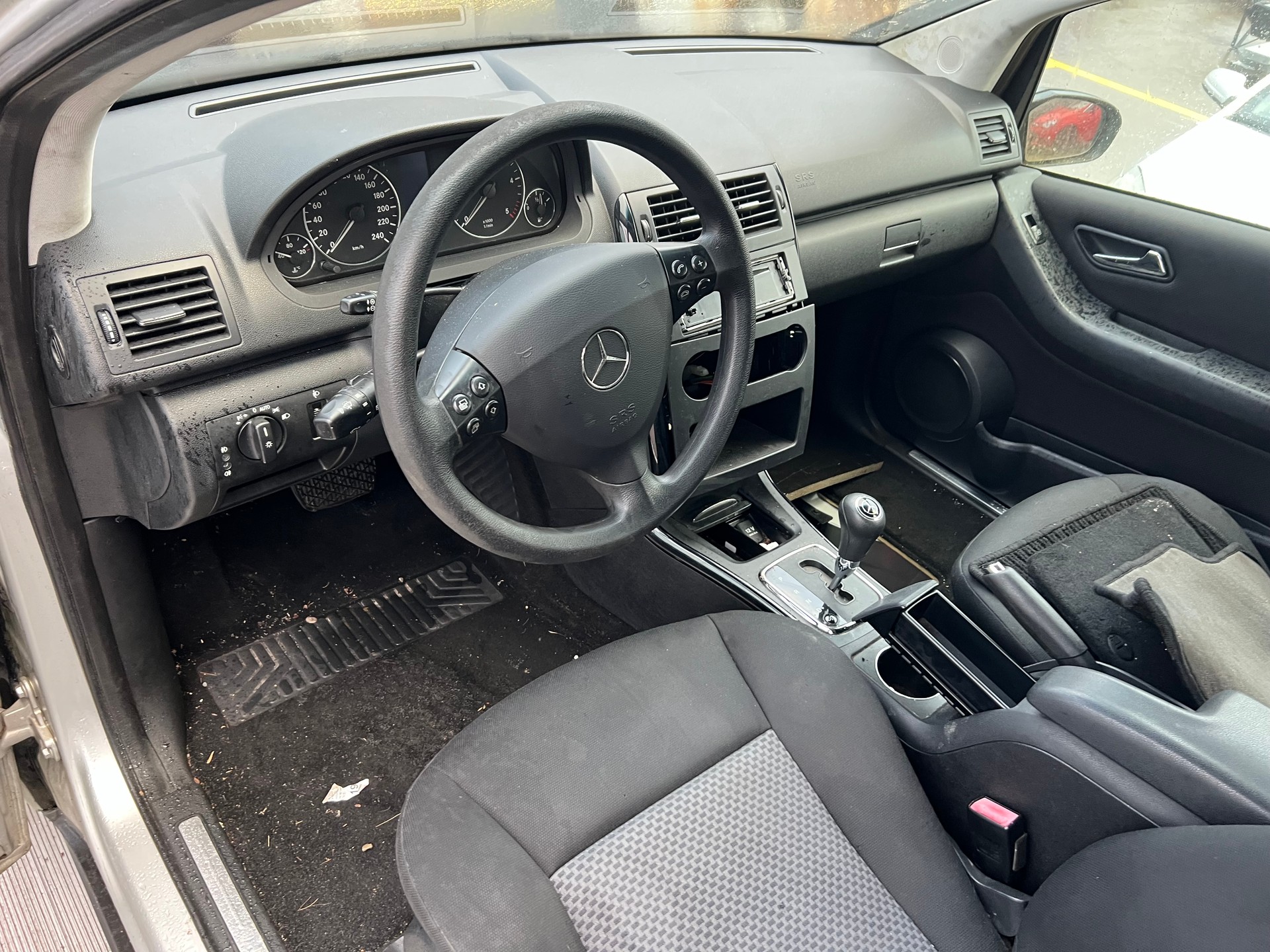 MERCEDES-BENZ A 160 CDI Avantgarde-image-8