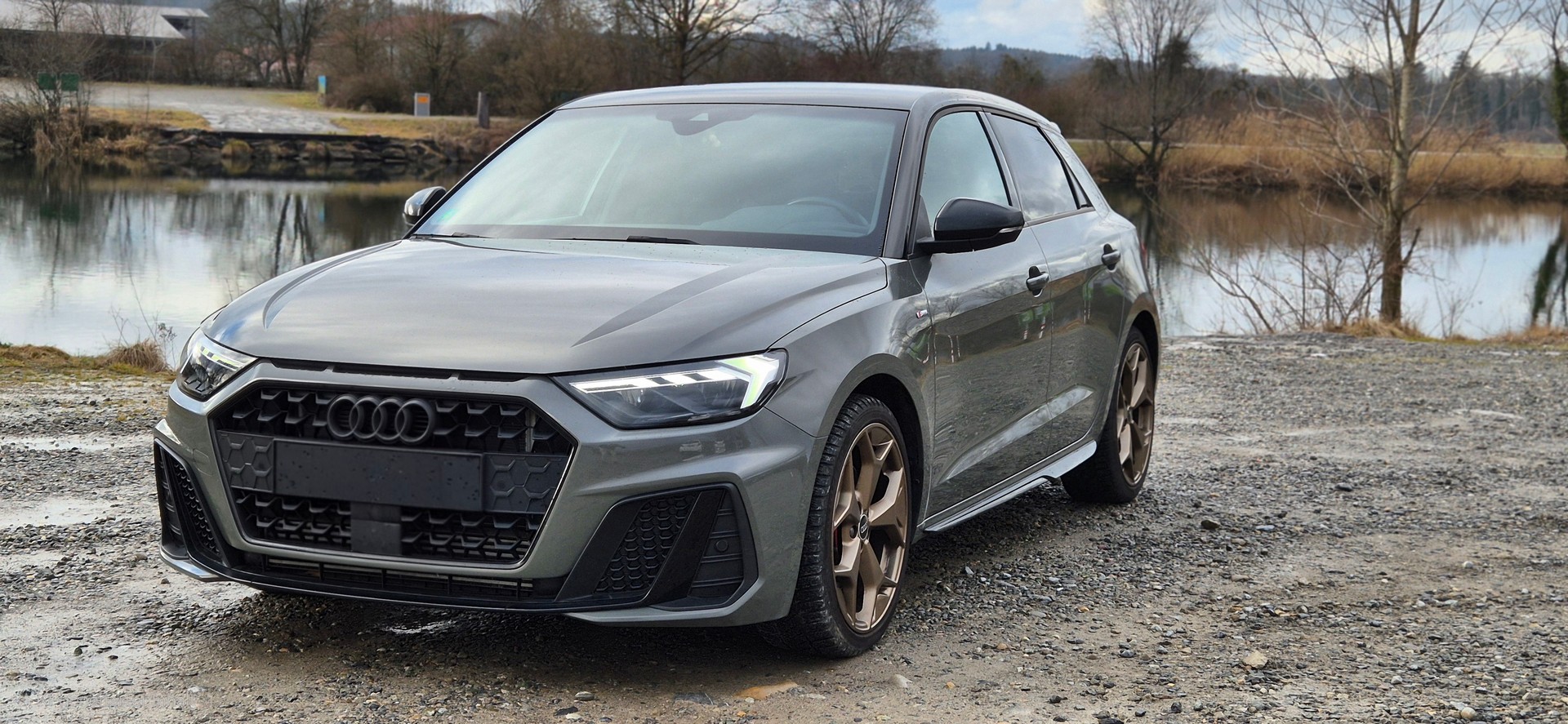 AUDI A1 Sportback 40 TFSI S Line S-tronic, Vollausstattung, Sonos, Dämpfer, Keyless-image-0