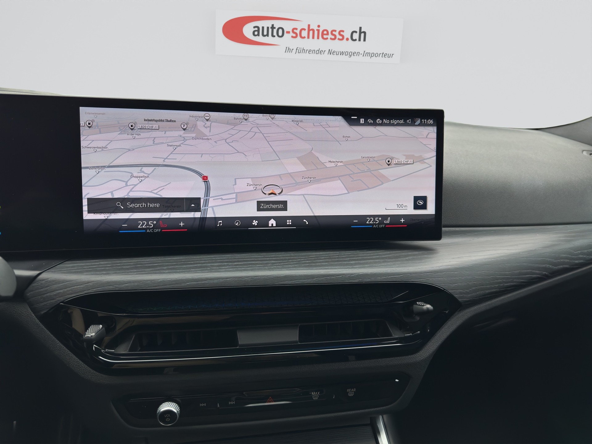 BMW 320d xDrive Touring M Sport Steptronic-image-12