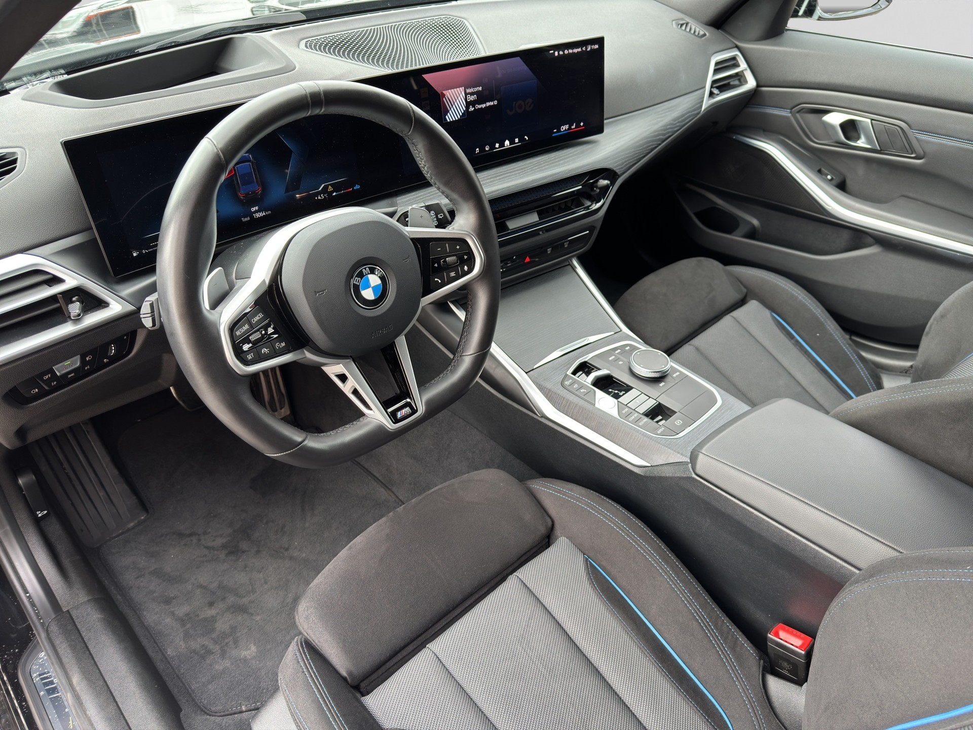 BMW 320d xDrive Touring M Sport Steptronic-image-6