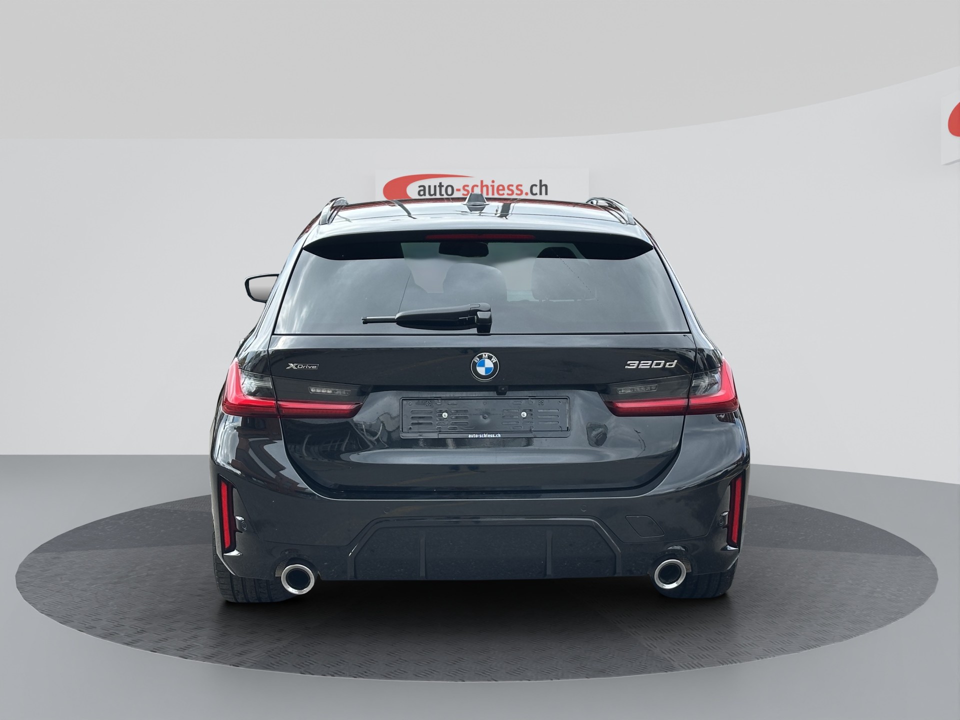 BMW 320d xDrive Touring M Sport Steptronic-image-3