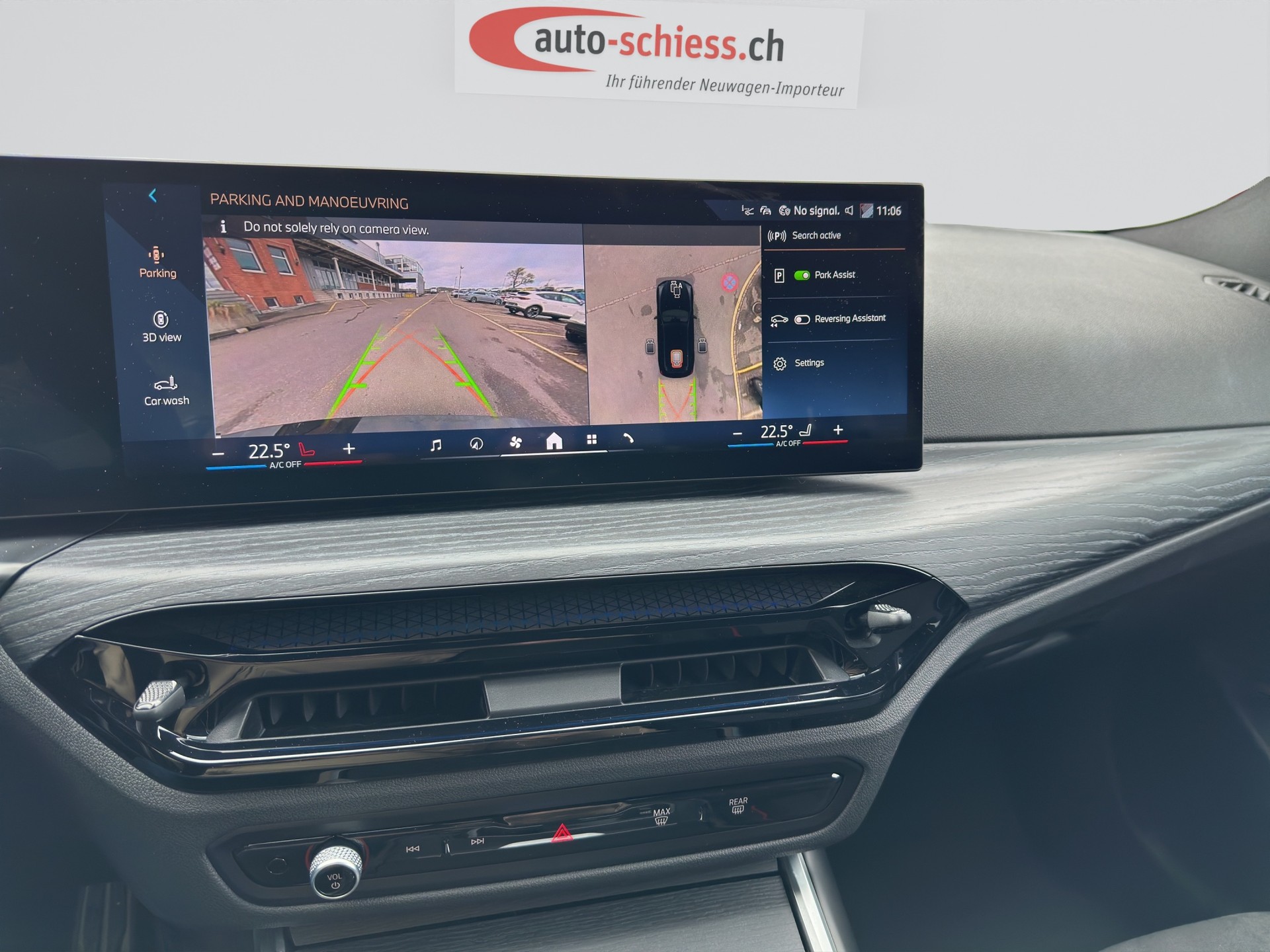 BMW 320d xDrive Touring M Sport Steptronic-image-13