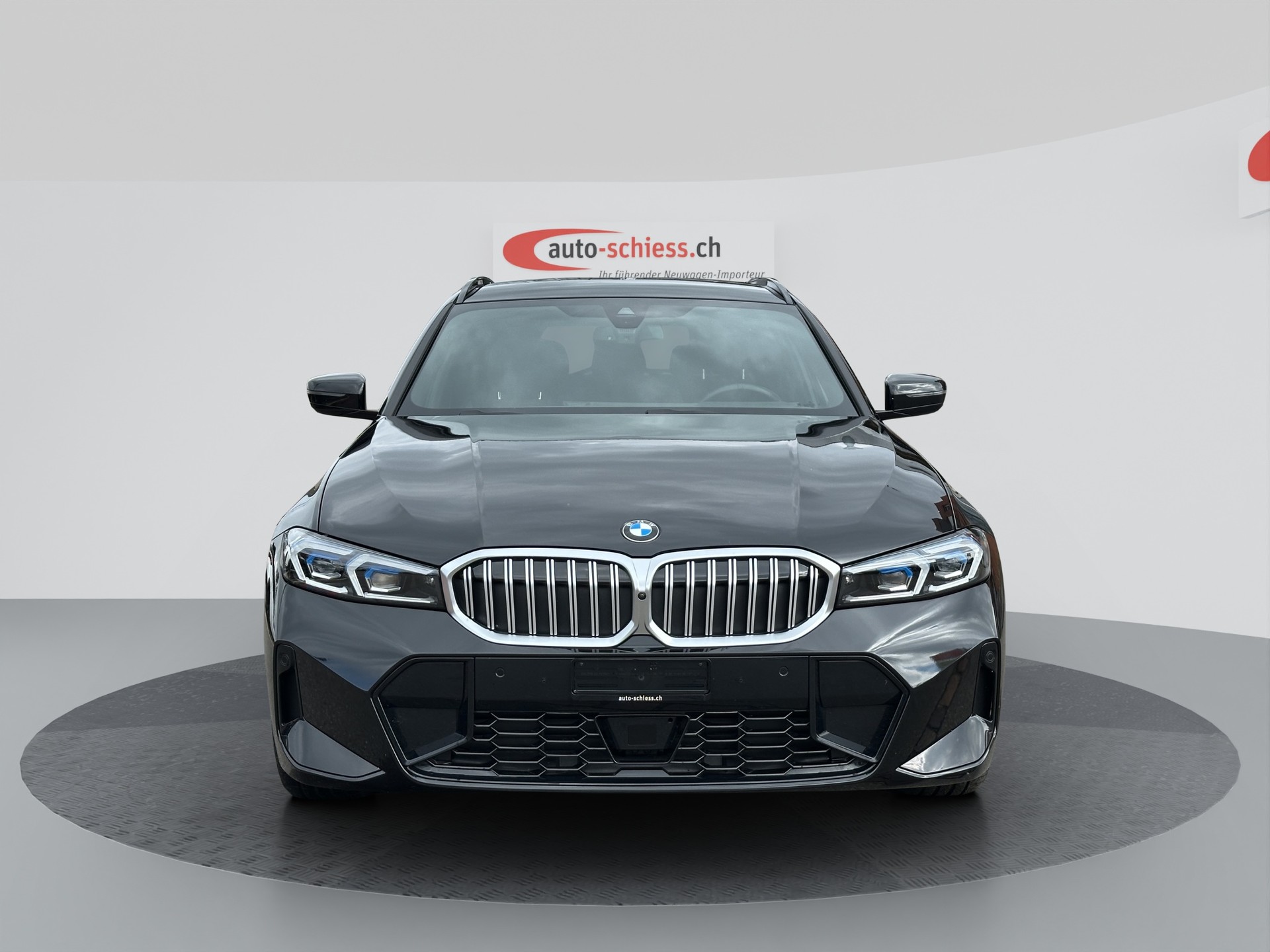 BMW 320d xDrive Touring M Sport Steptronic-image-1