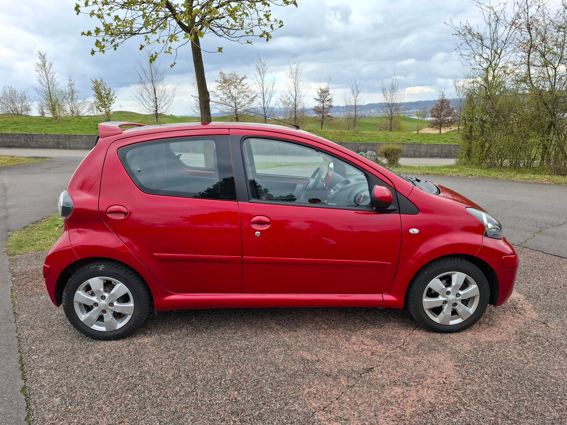 TOYOTA Aygo 1.0 Linea Terra-image-5