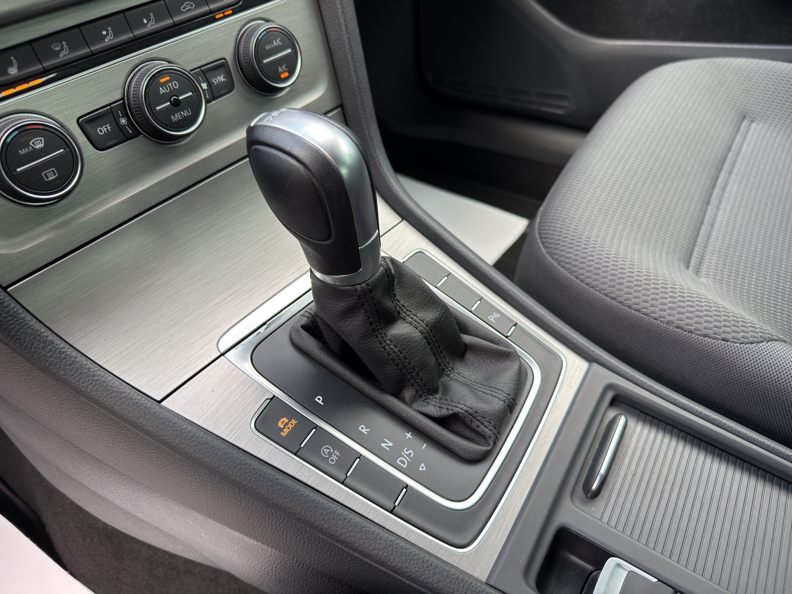 VW Golf 1.4 TSI Comfortline Start DSG-image-16