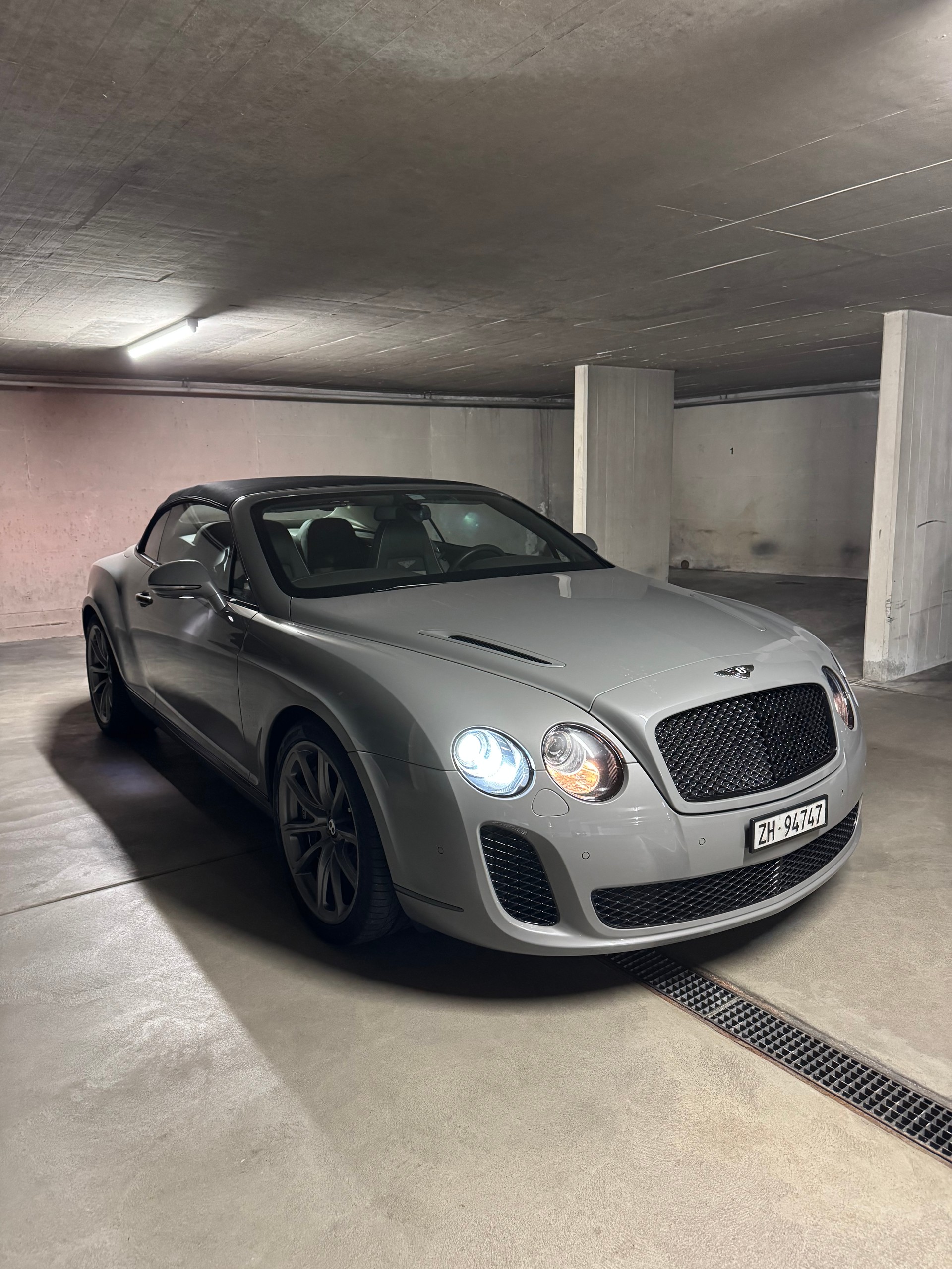 BENTLEY Continental Supersports Convertible 6.0-image-1